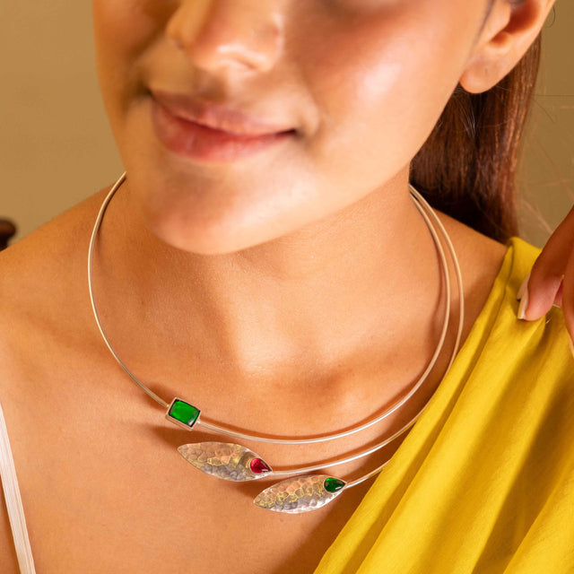 Mizoya Sculpted Kundan Leaf Hasli