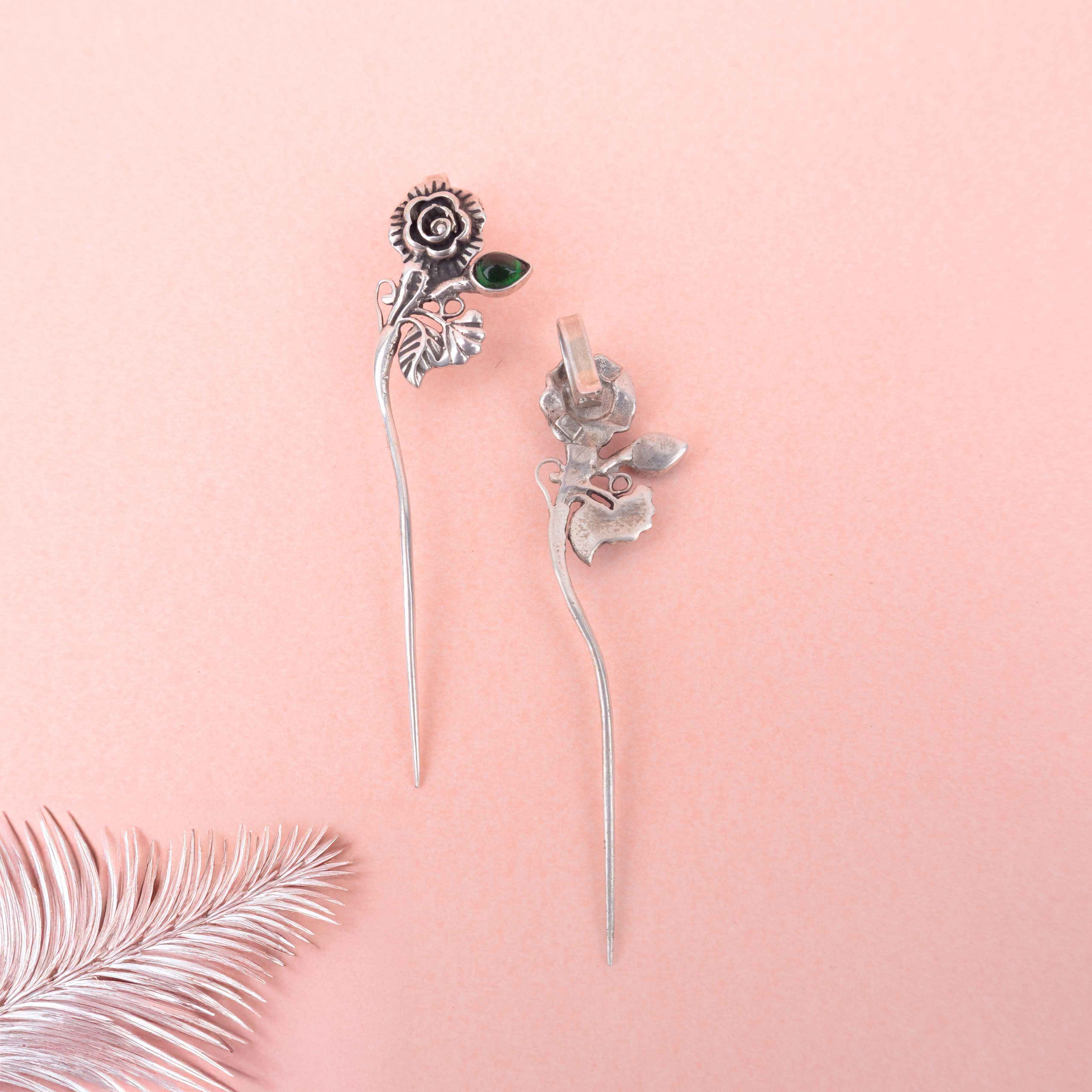 Mizoya Spring Rose Ear Cuff