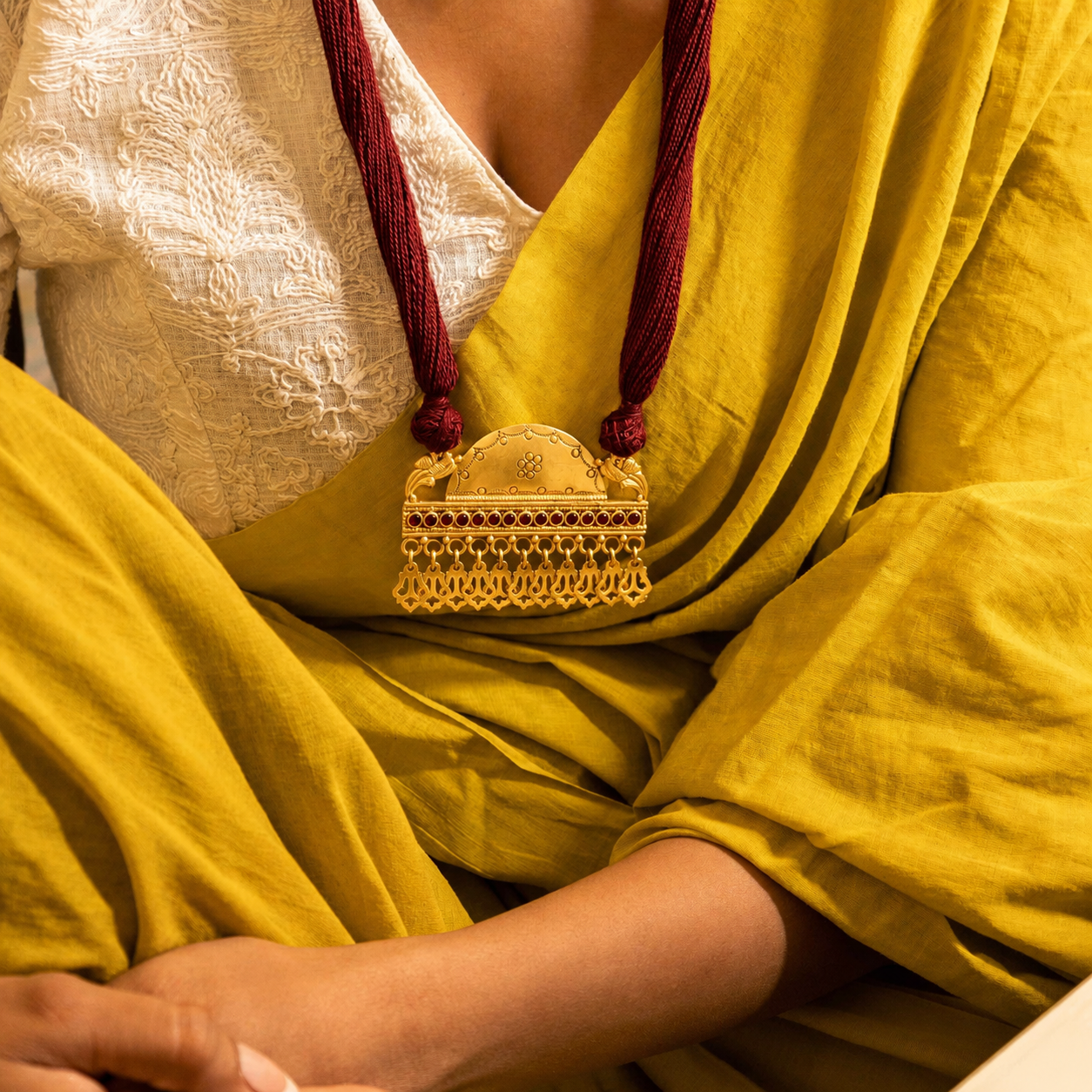 Mizoya Vintage Detailed Carved Drop Dori Necklace