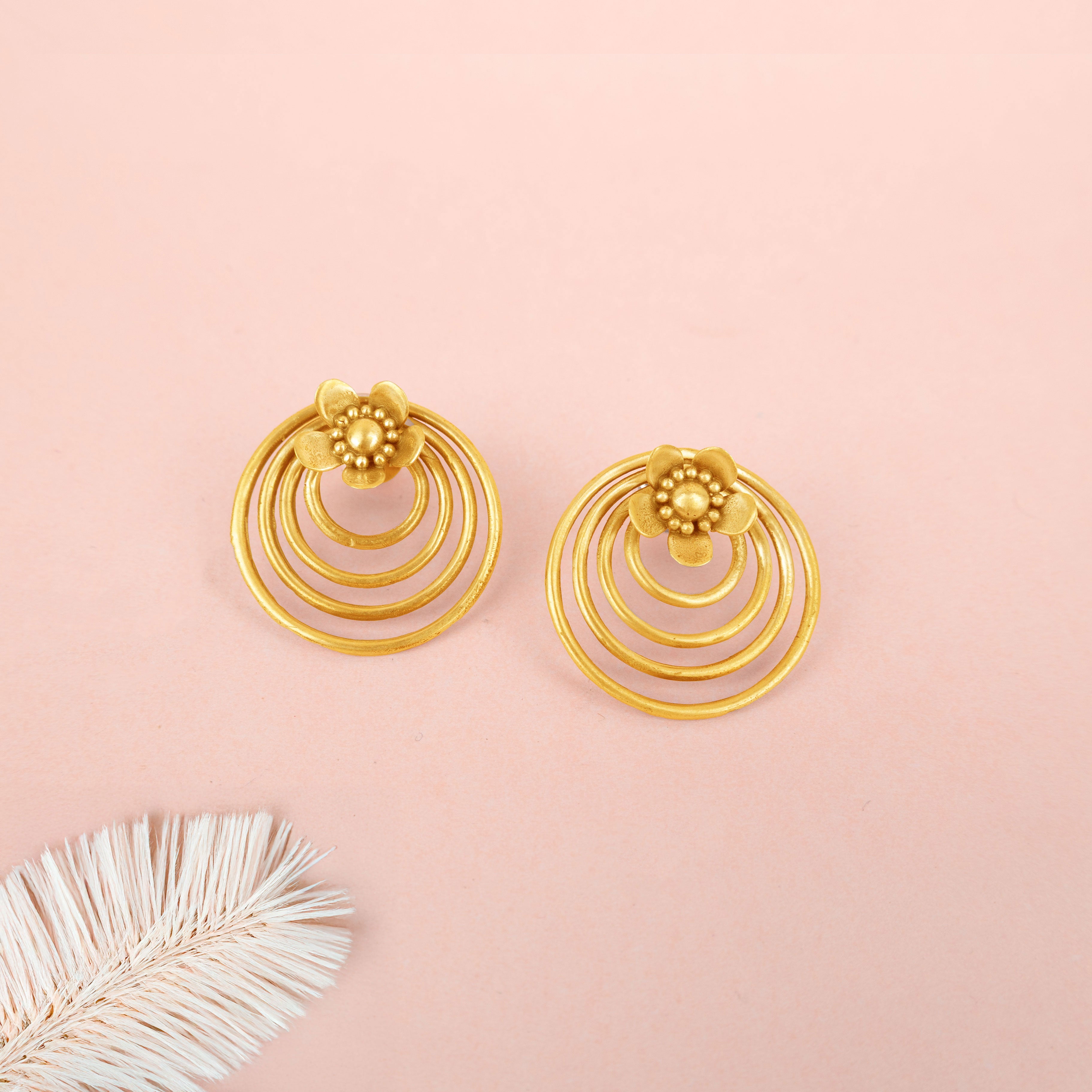 Moh Concentric Flower Embossed Earring