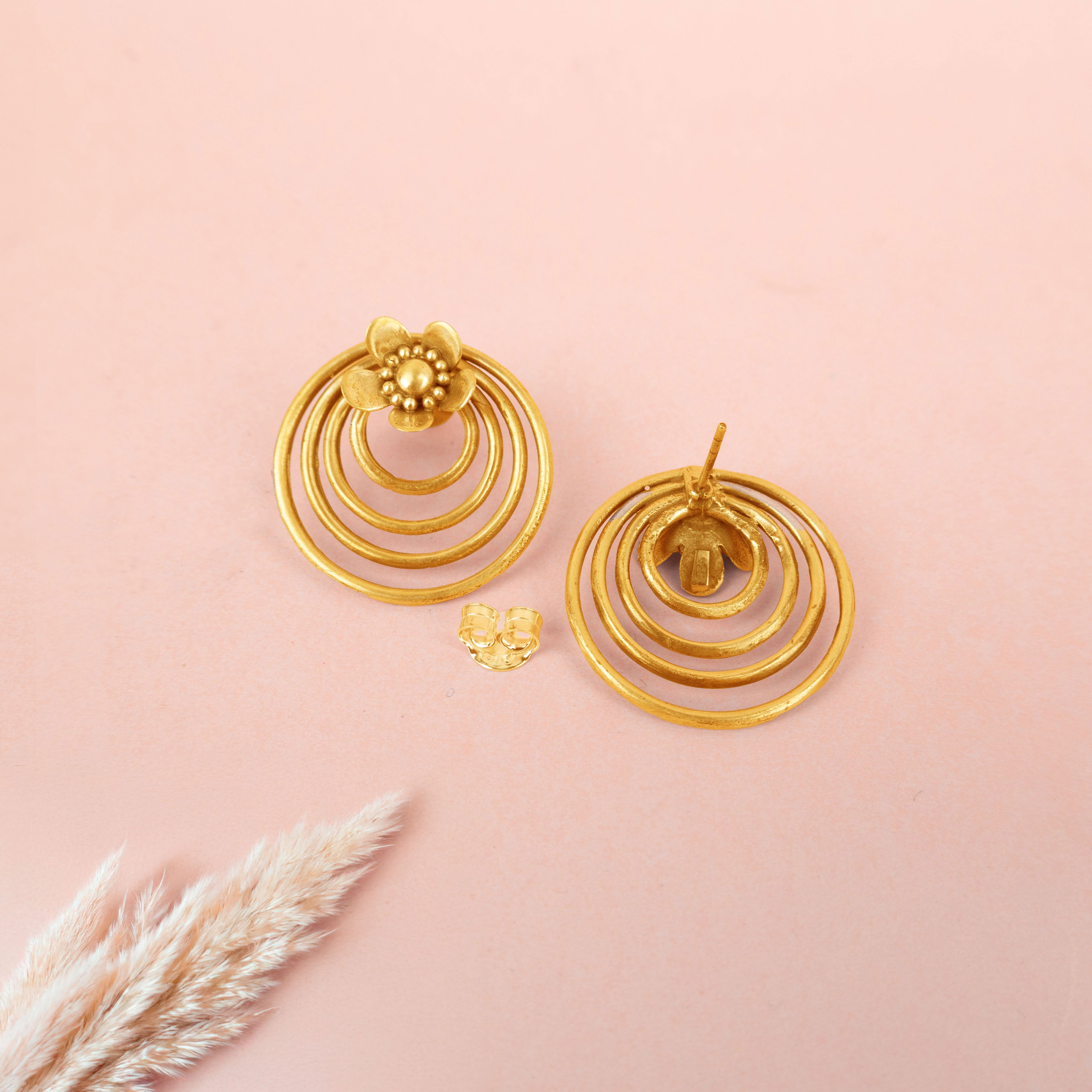 Moh Concentric Flower Embossed Earring