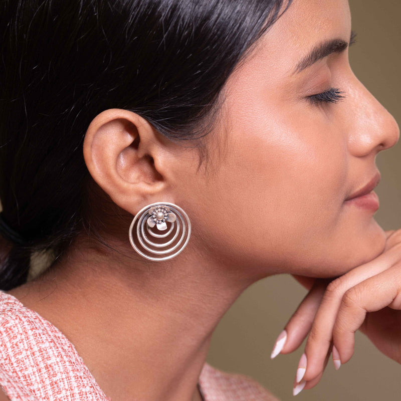 Moh Concentric Flower Embossed Necklace Earring Ring Set