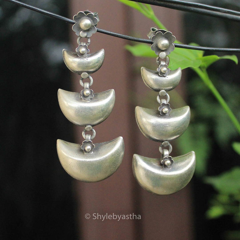 Moh Crescent Moon Layered Earrings