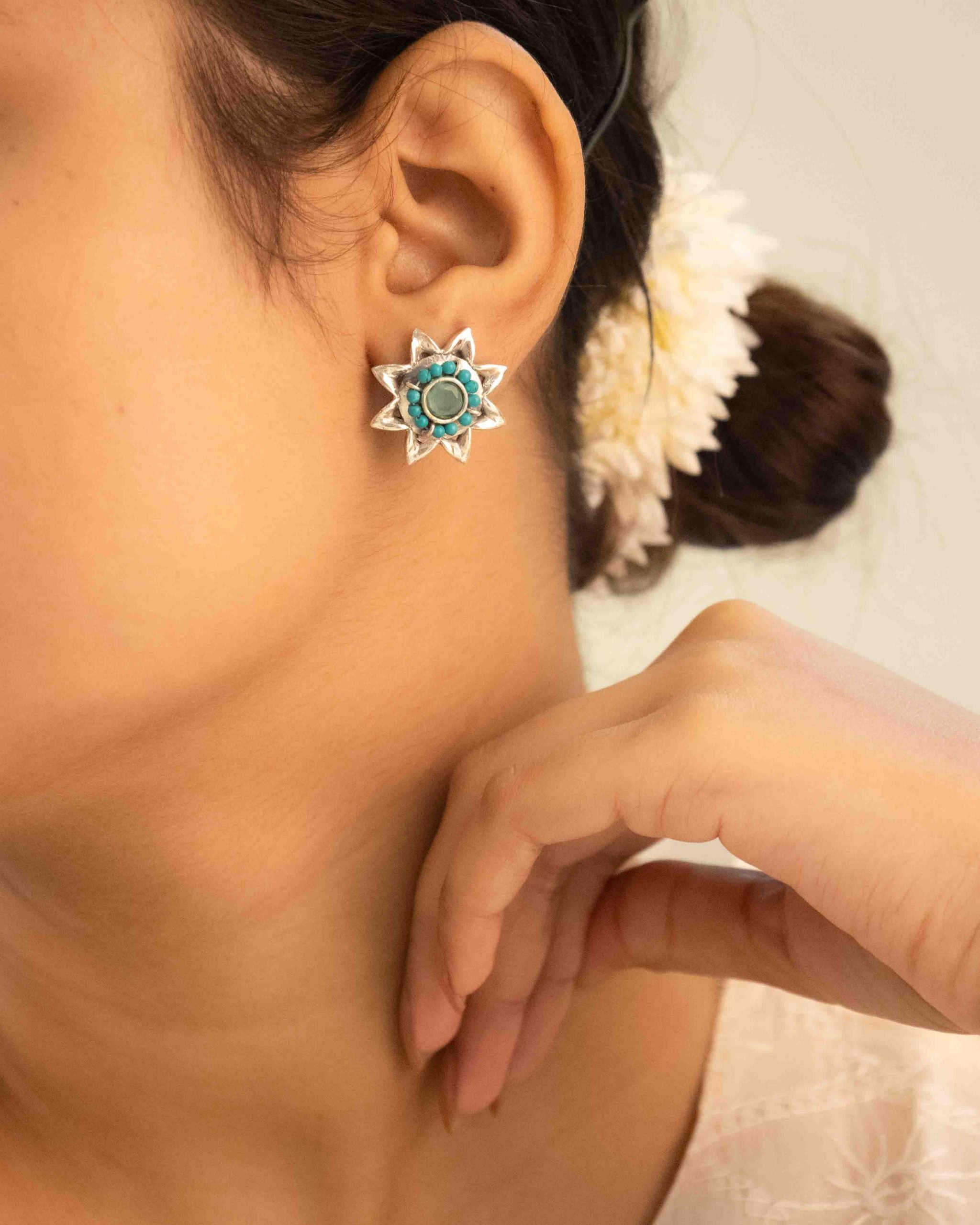 Moh Fine Flower Beaded Stud Earring