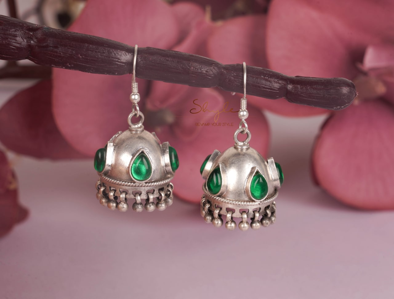 Moh Color Pop Matte Jhumki