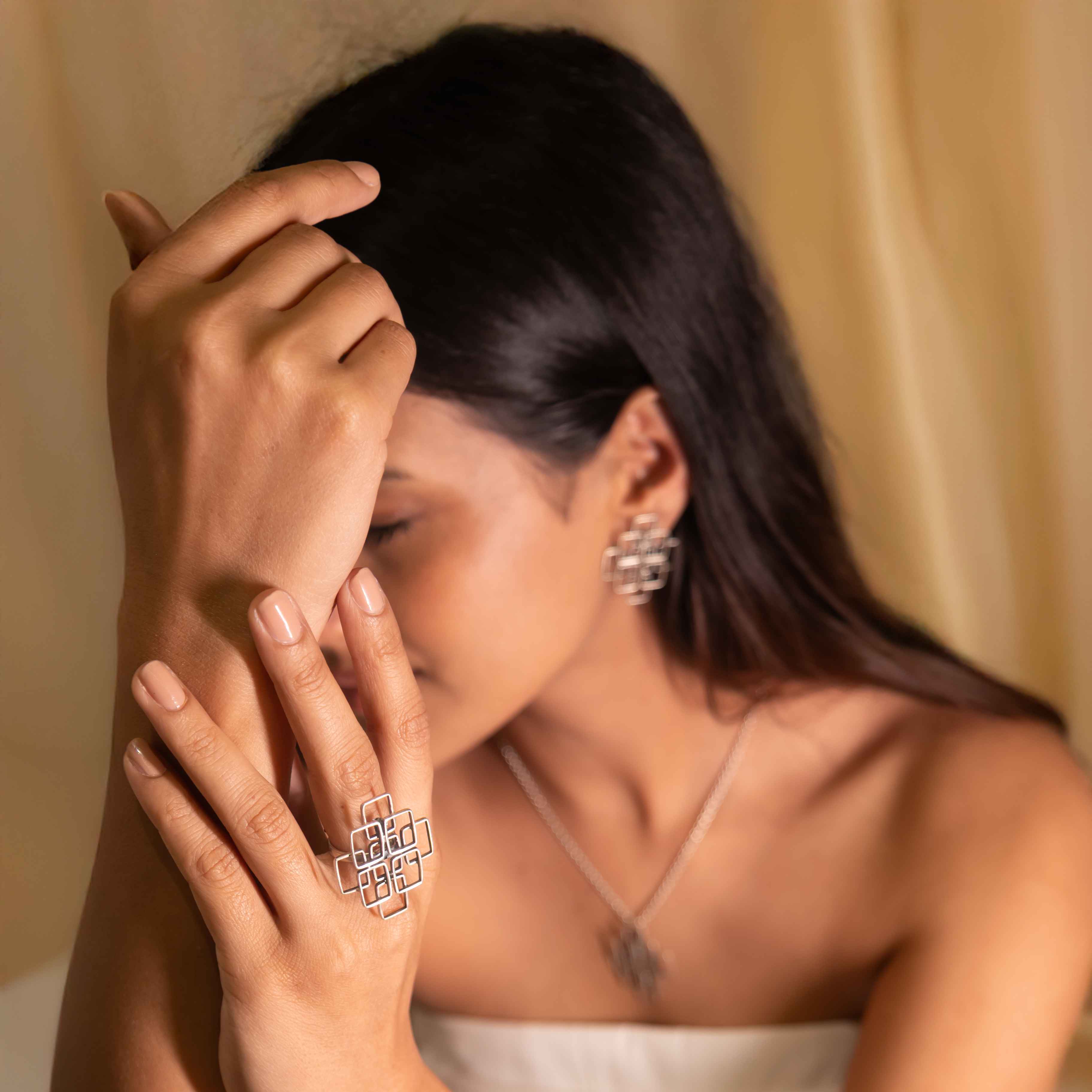 Moh Geometric Sequence Necklace Earring Ring Set