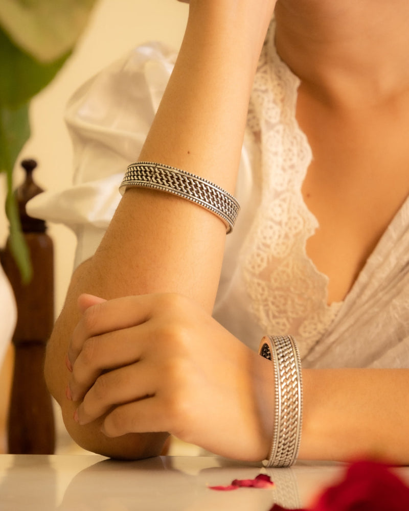 Moh Intricate Jali Classic Bangle