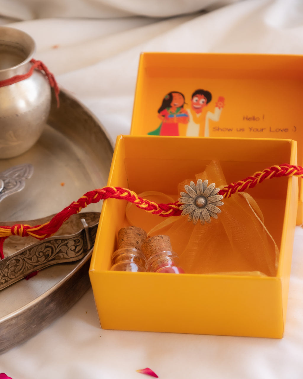 Moh Intricate Sunflower Brooch cum Rakhi