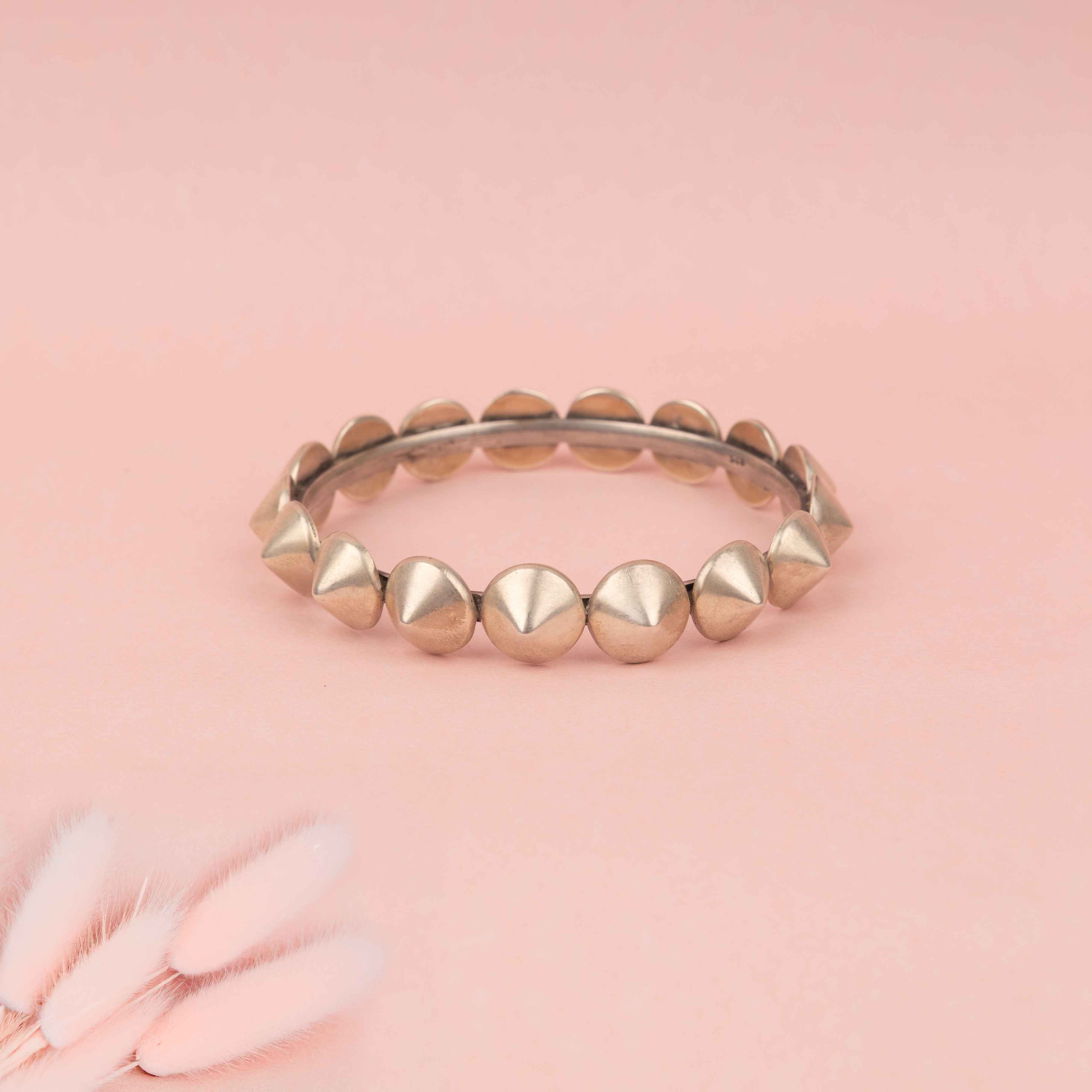 Moh Matte Tikdi Sequence Bangle