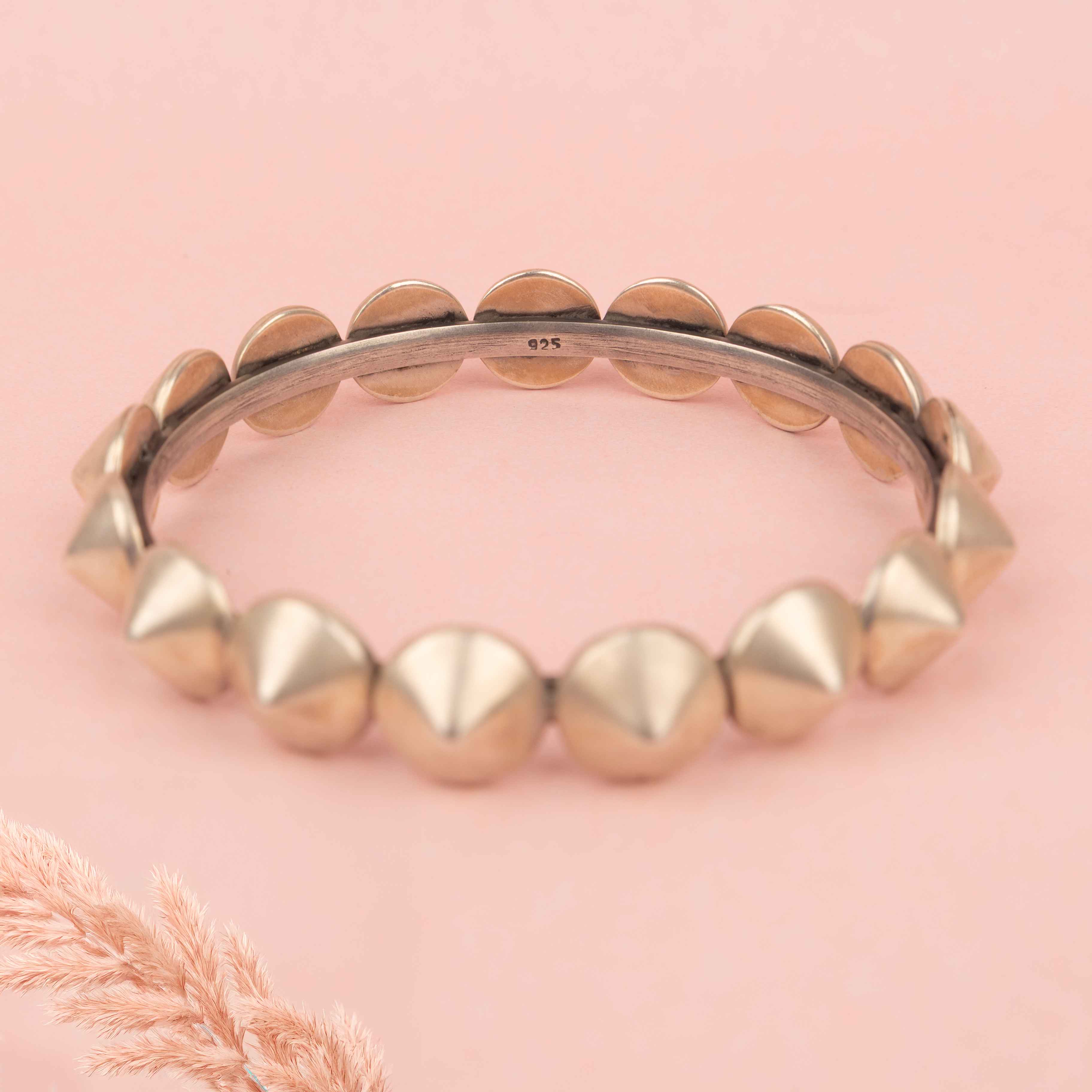 Moh Matte Tikdi Sequence Bangle