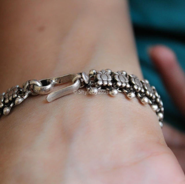 Moh Mini Lotus Bracelet