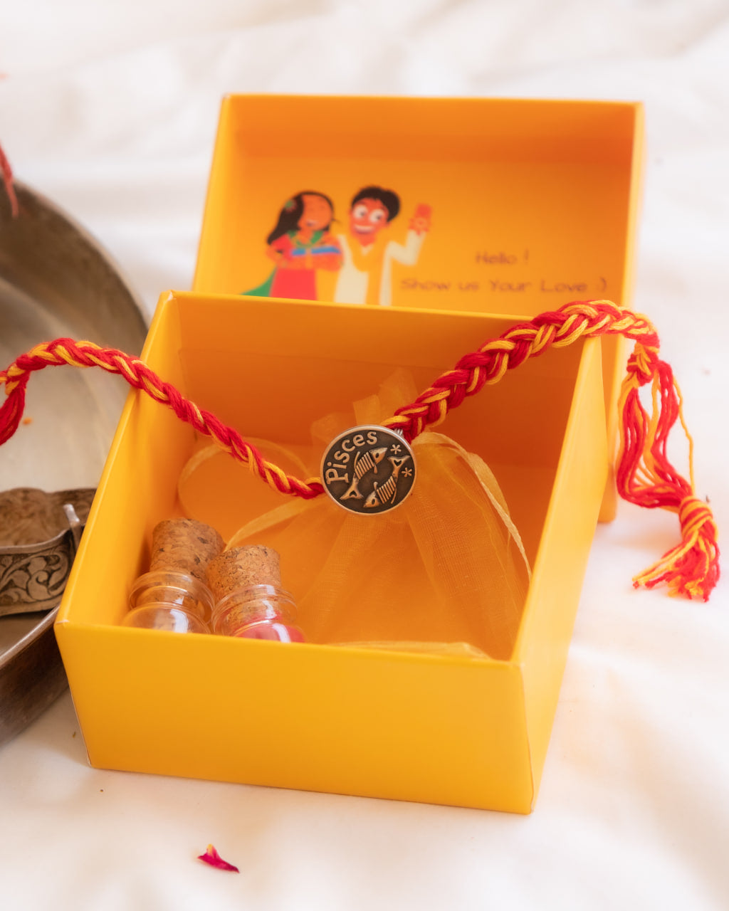 Moh Pisces Sun Sign Brooch Cum Rakhi