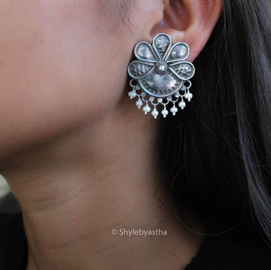 Moh Quirky Pearl Hanging Studs