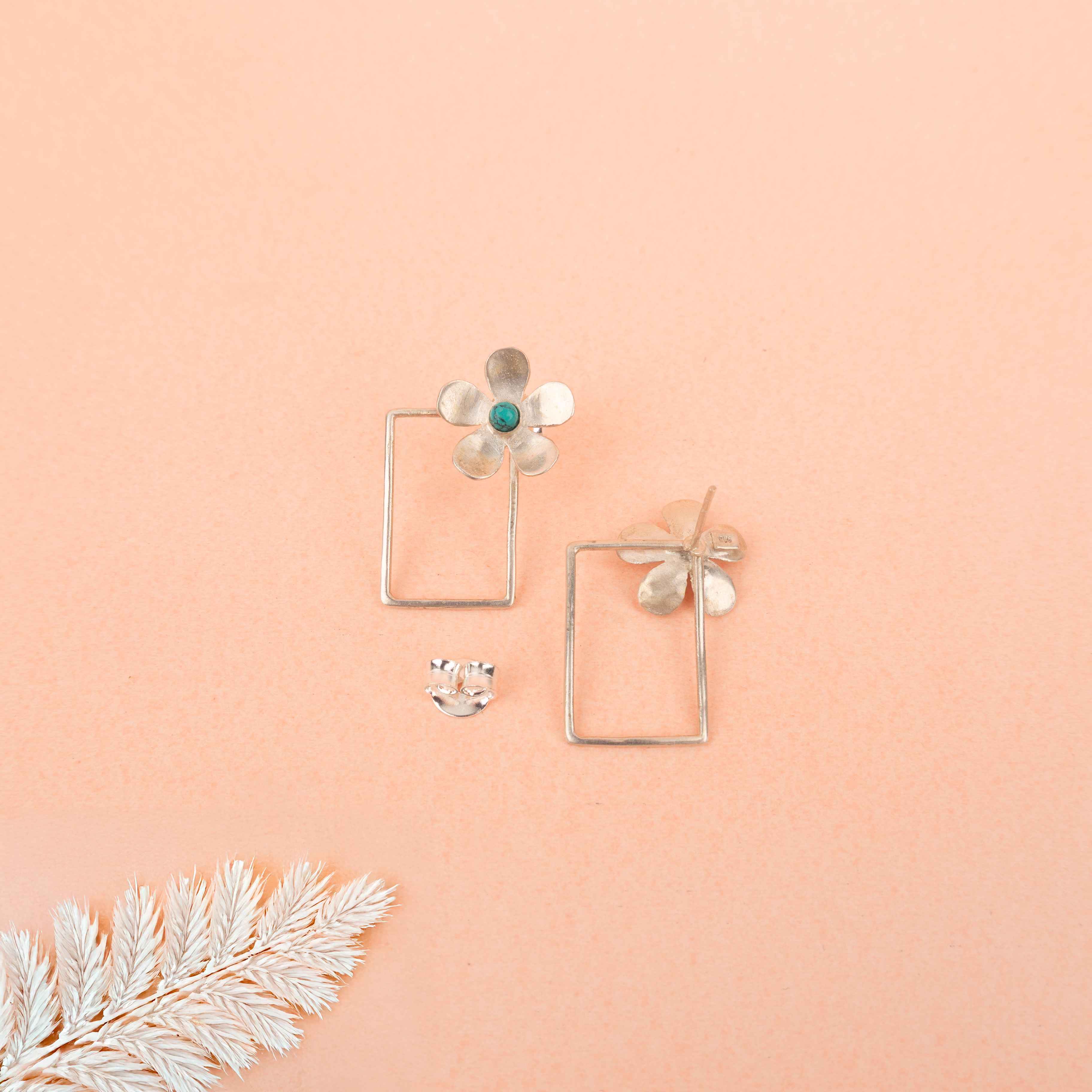 Moh Bloom Frame Stud Earrings