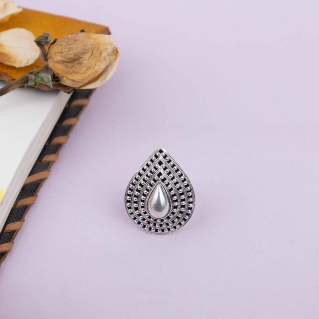 Moh Drop Embossed Ring