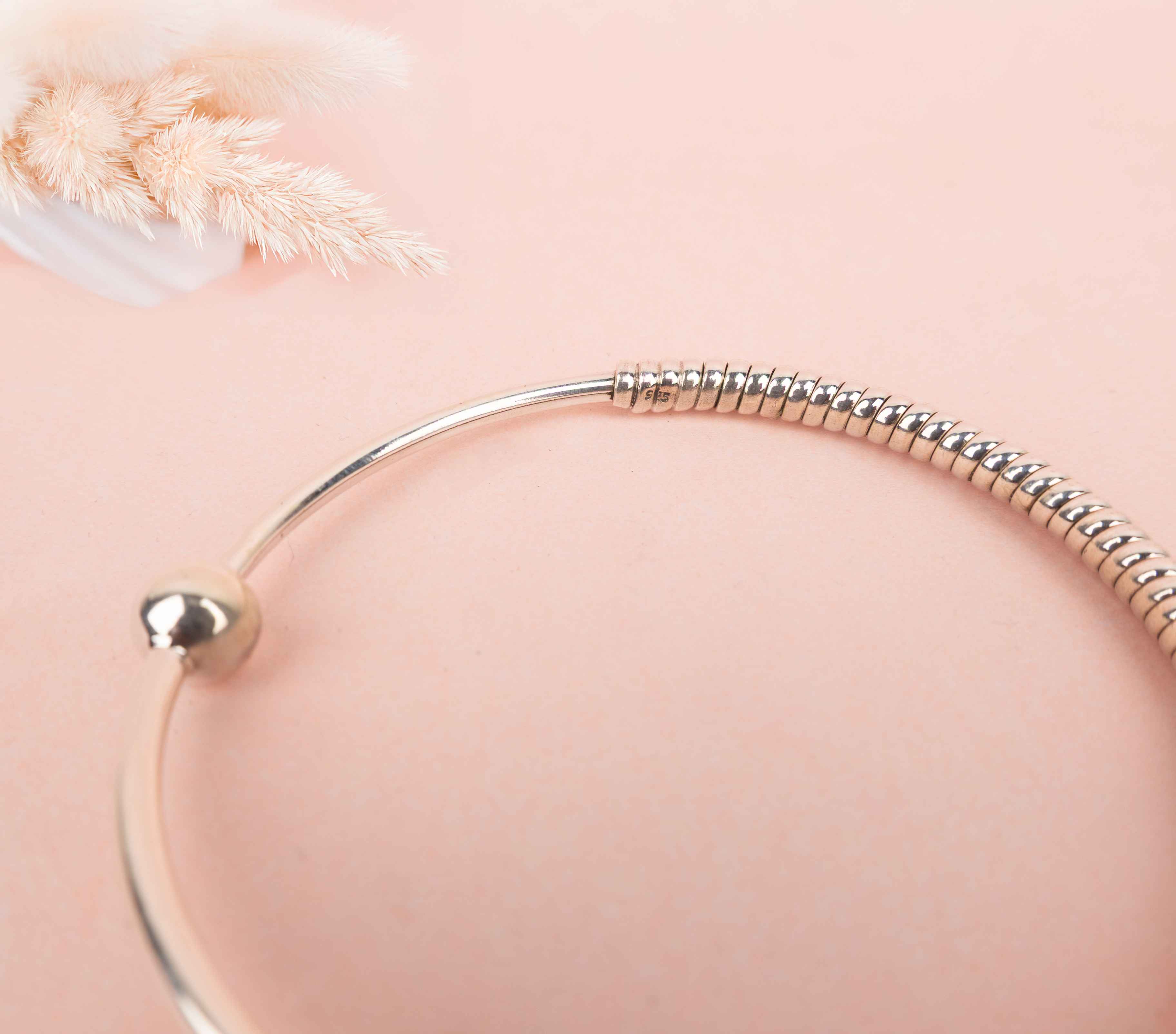 Moh Intricate Ball Everyday Bangle