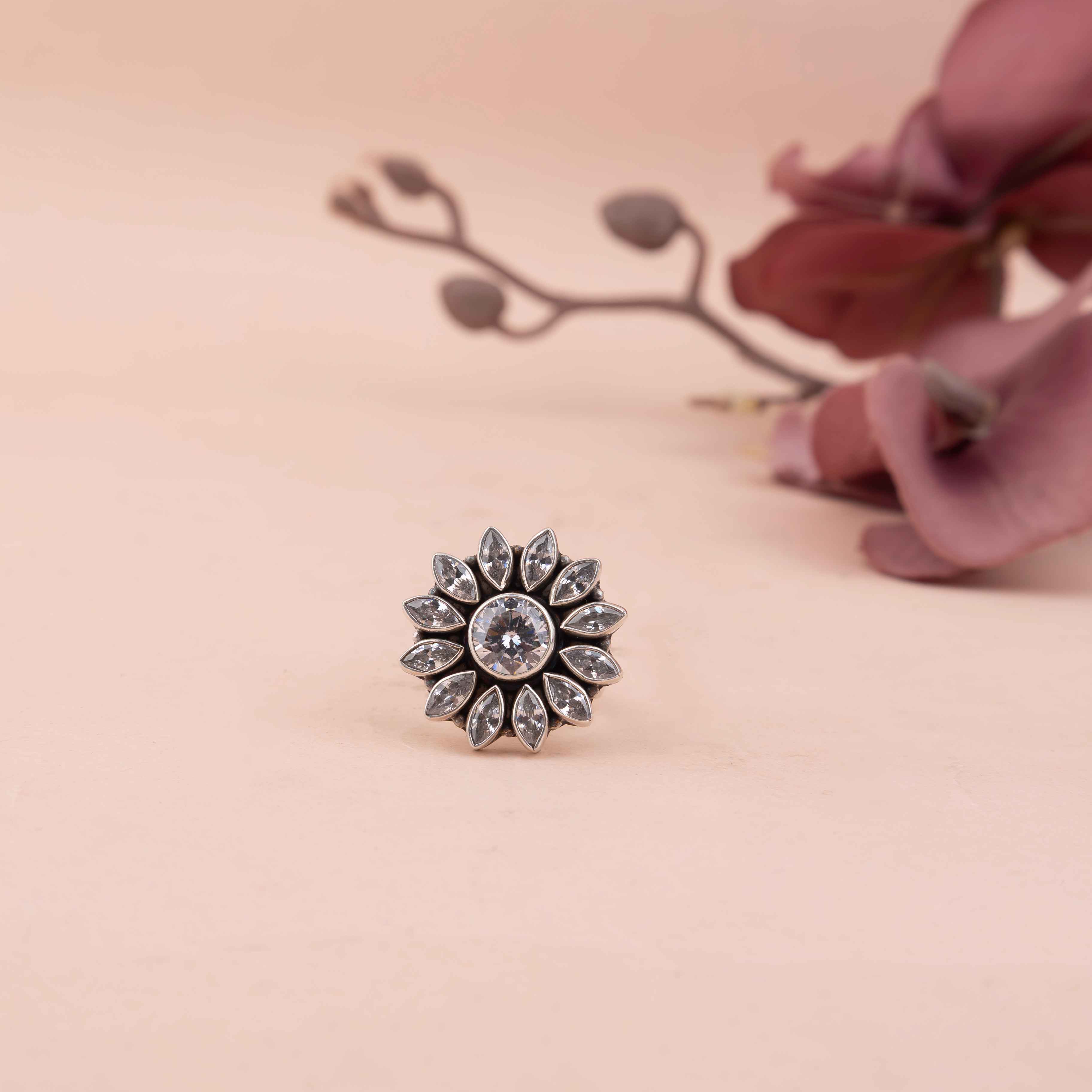 Moh Jadau Scintillating Flower ring