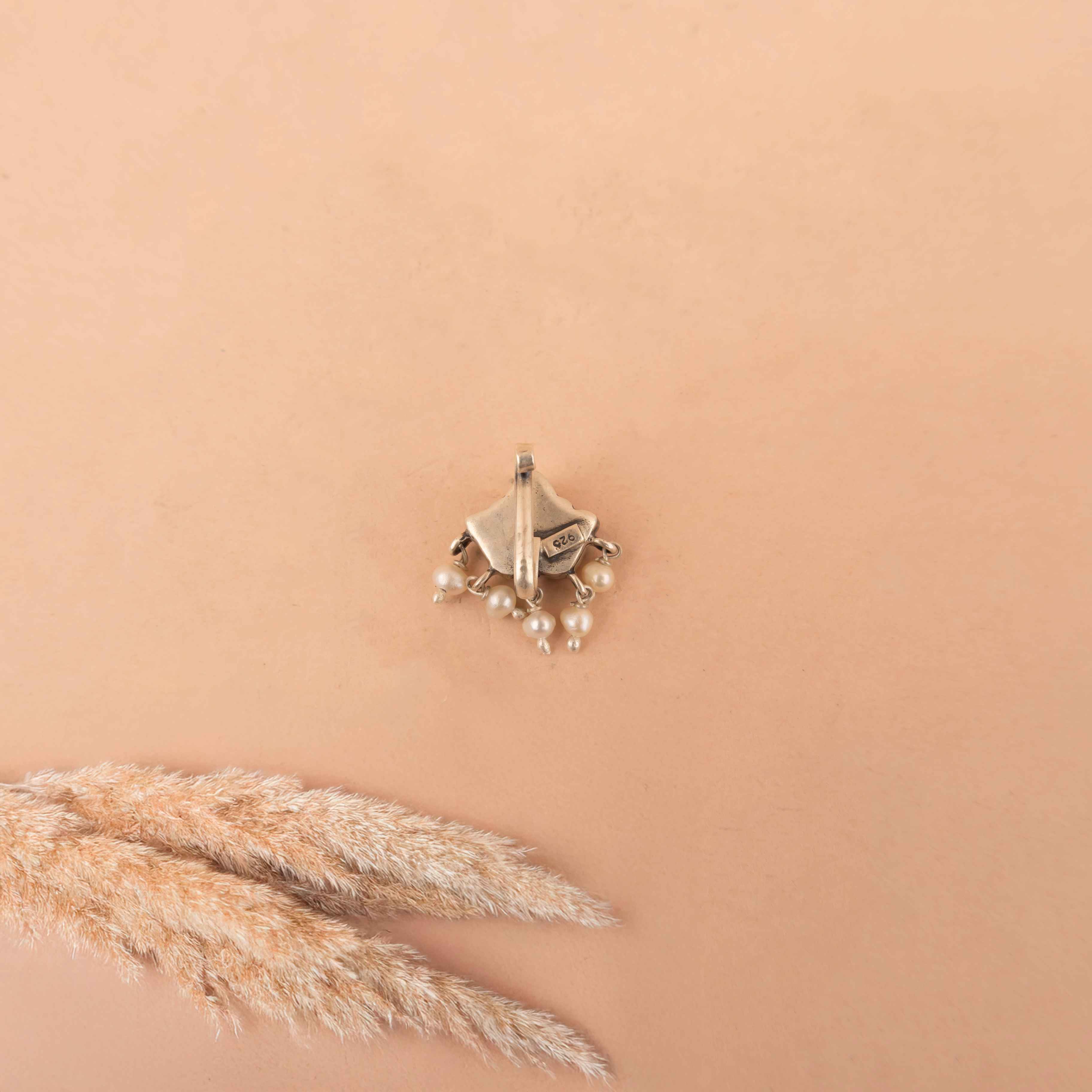 Moh Kundan Pearl Drop Rajwada Non Pierced Nose Clip on