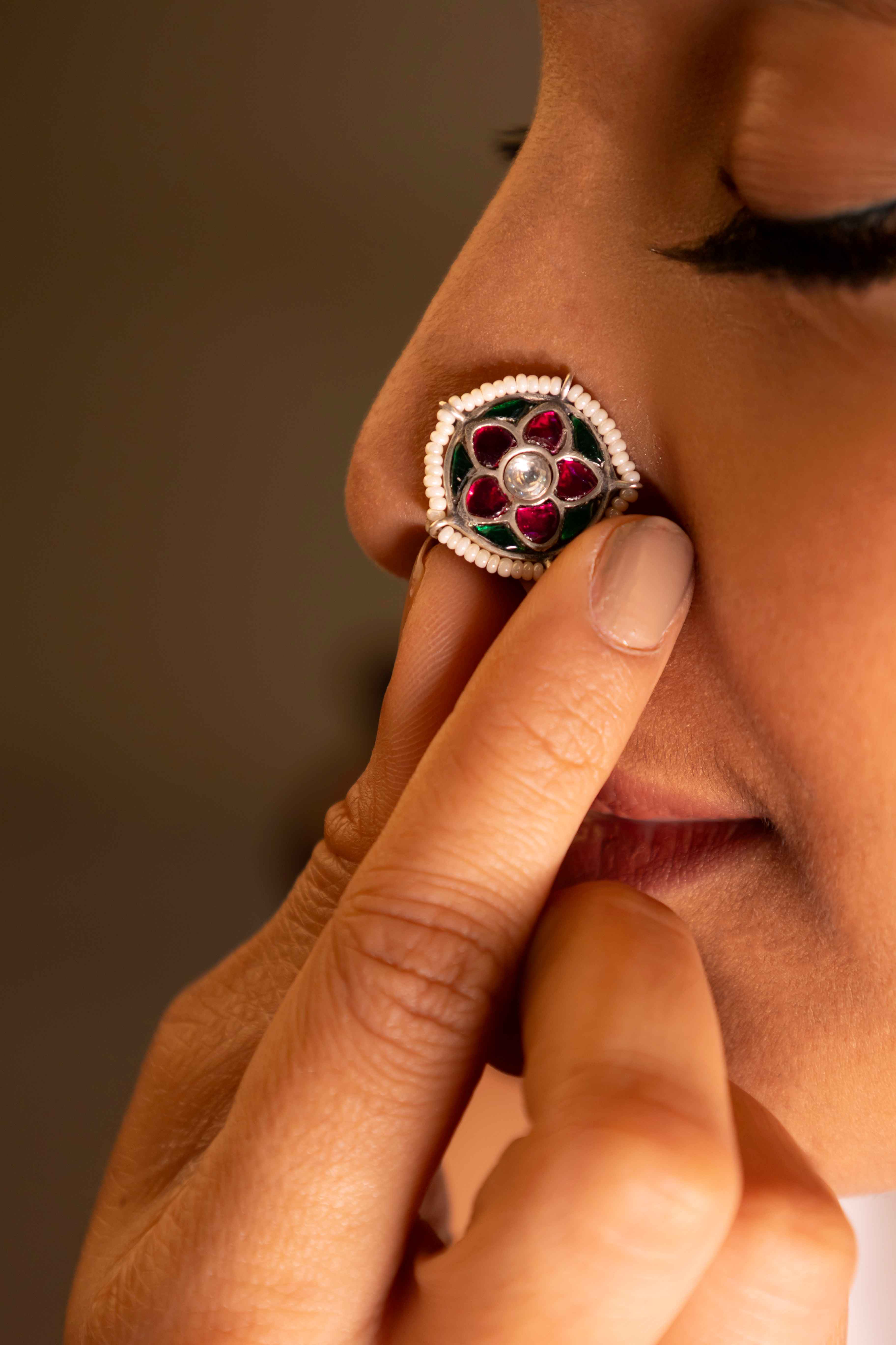 Moh Kundan Phool Shaahi Non Pierced Nose Clip on