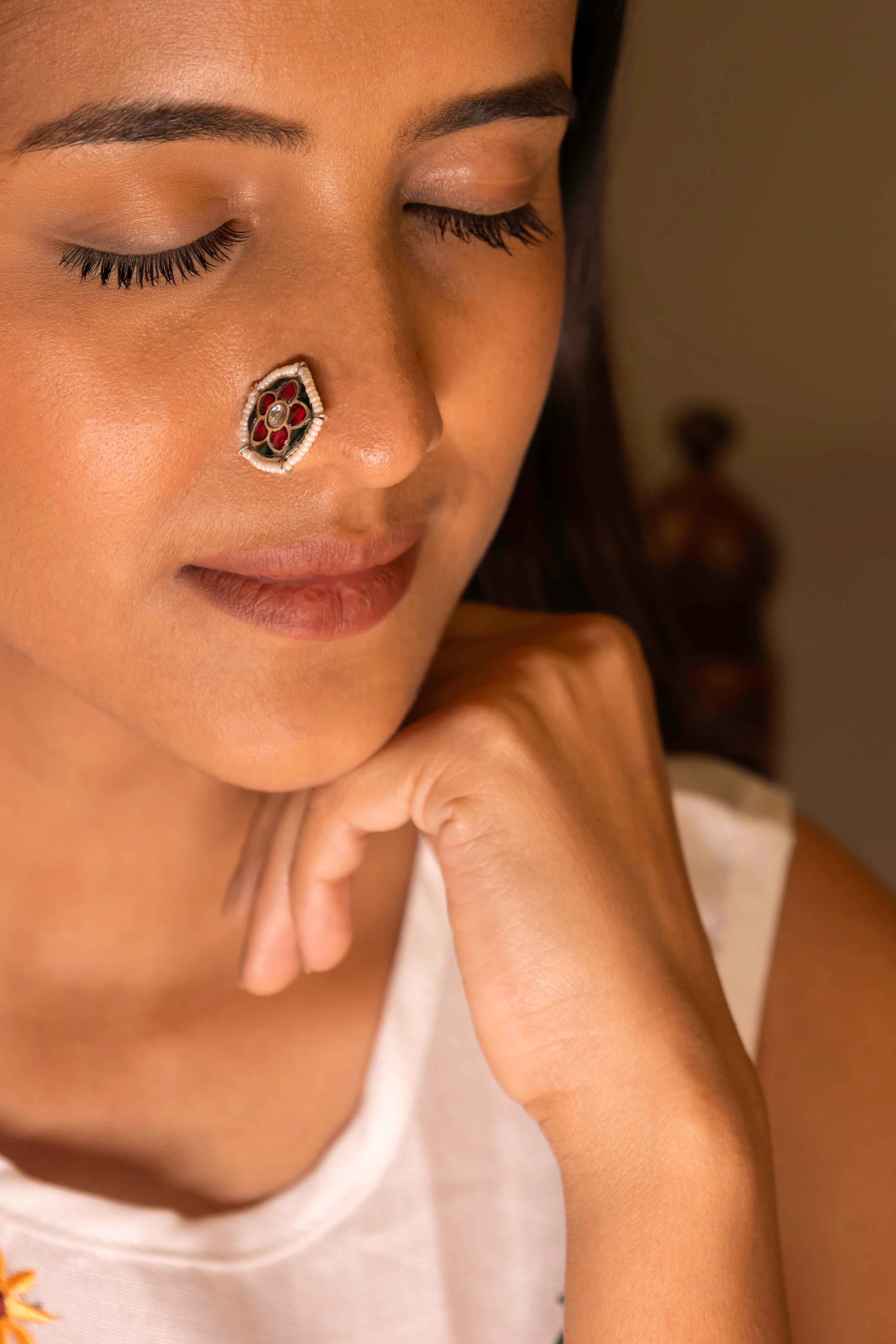 Moh Kundan Phool Shaahi Pierced Nose Pin