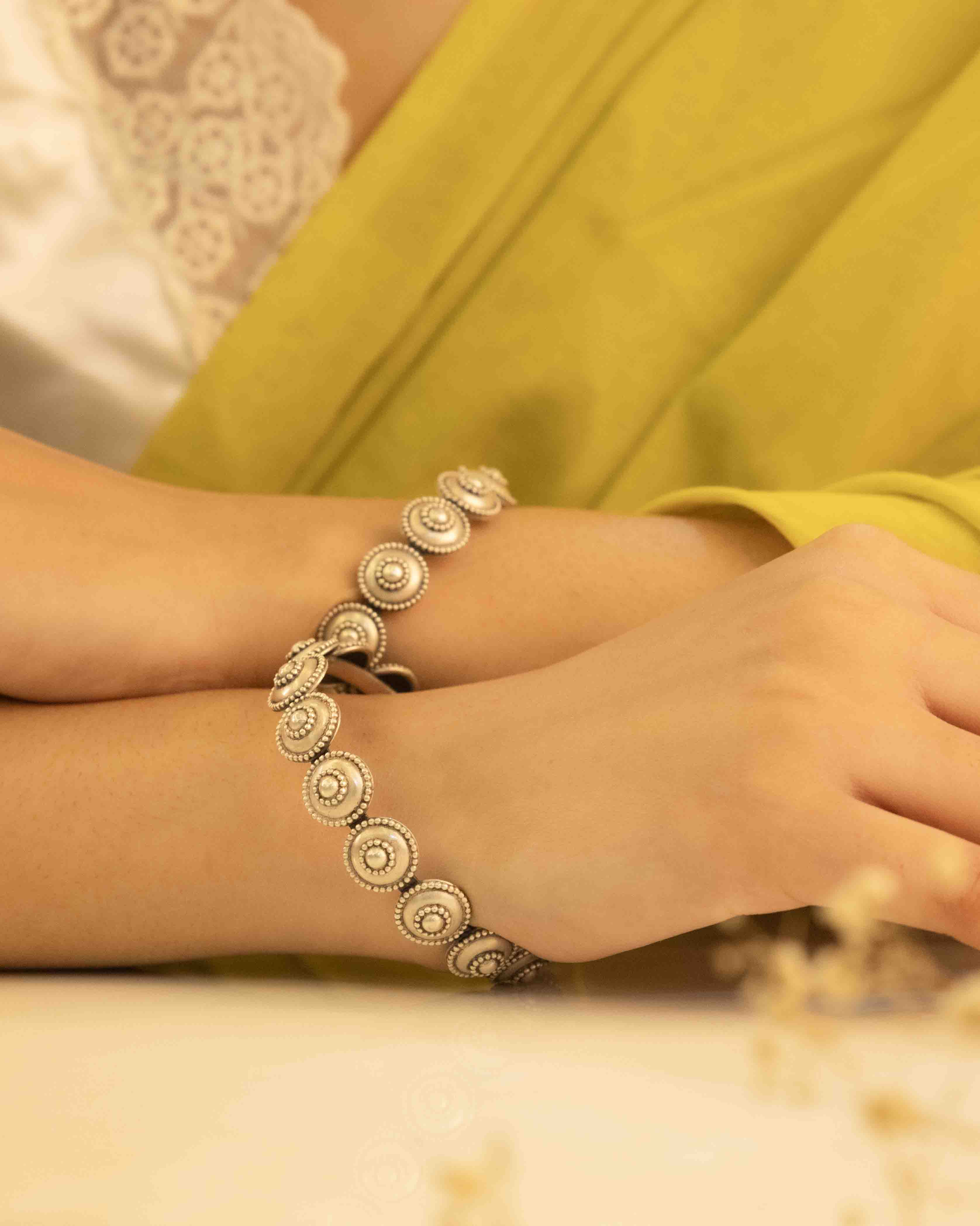 Moh Matte Tikdi Sadabahaar Bangle