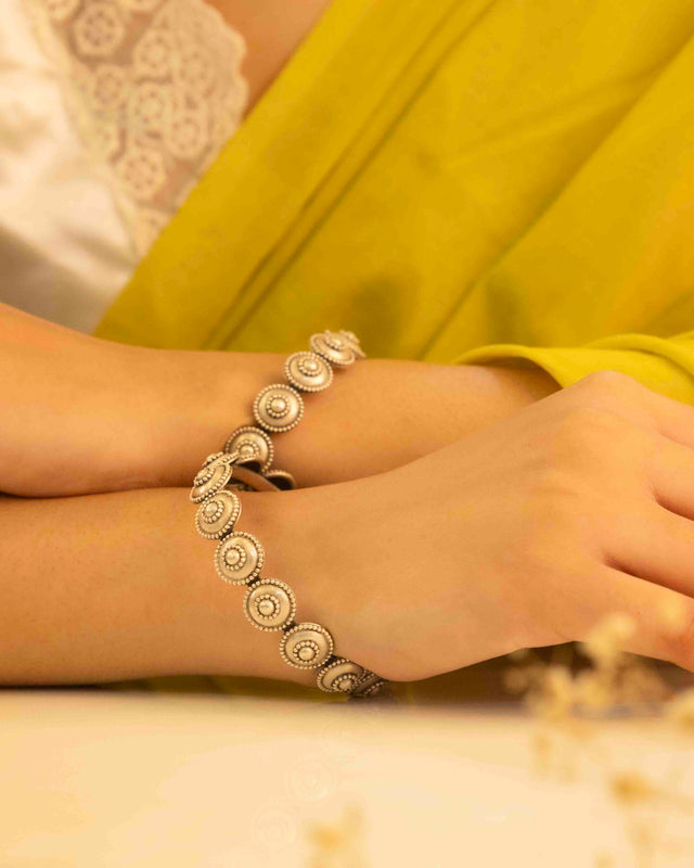 Moh Matte Tikdi Sadabahaar Bangle
