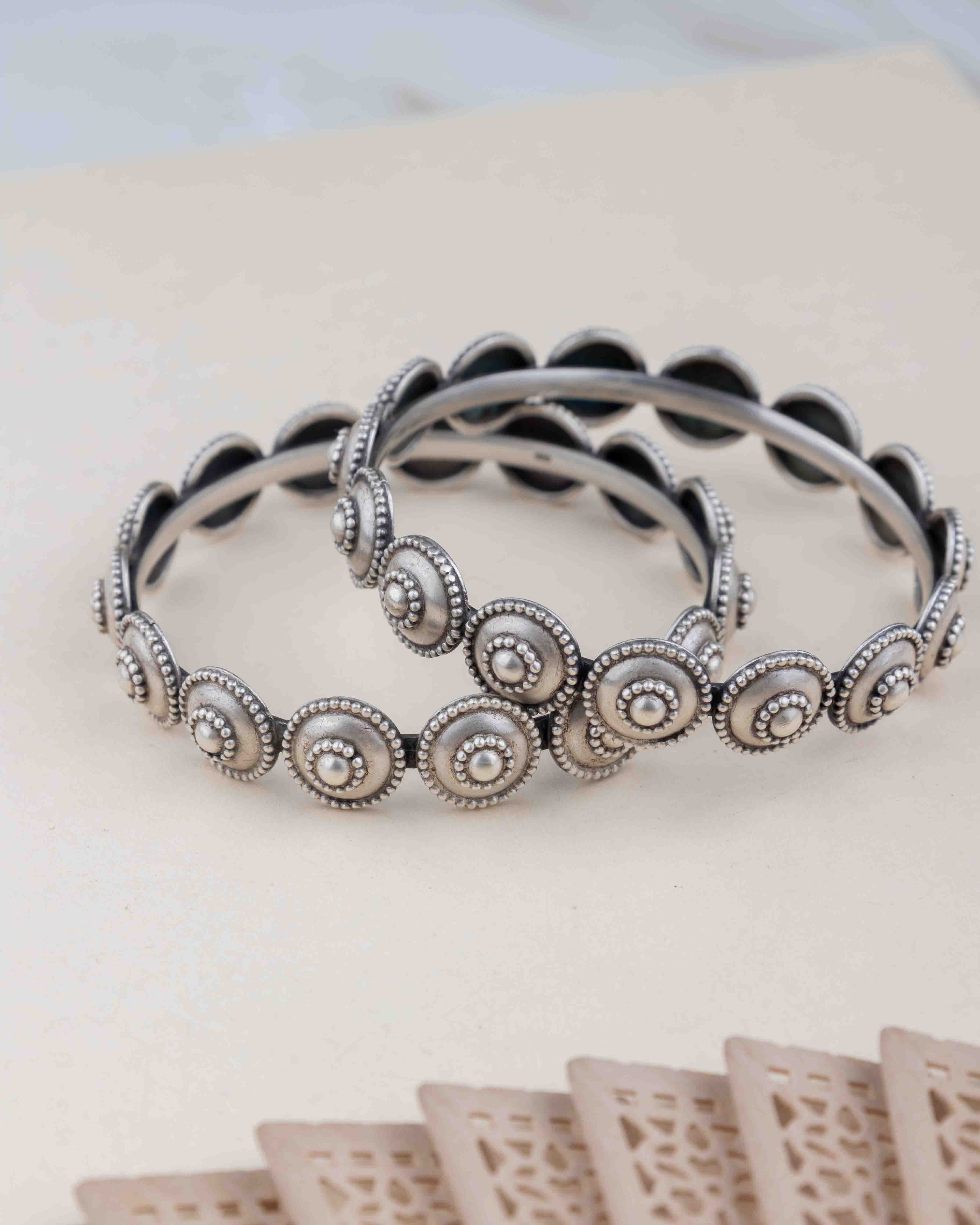 Moh Matte Tikdi Sadabahaar Bangle