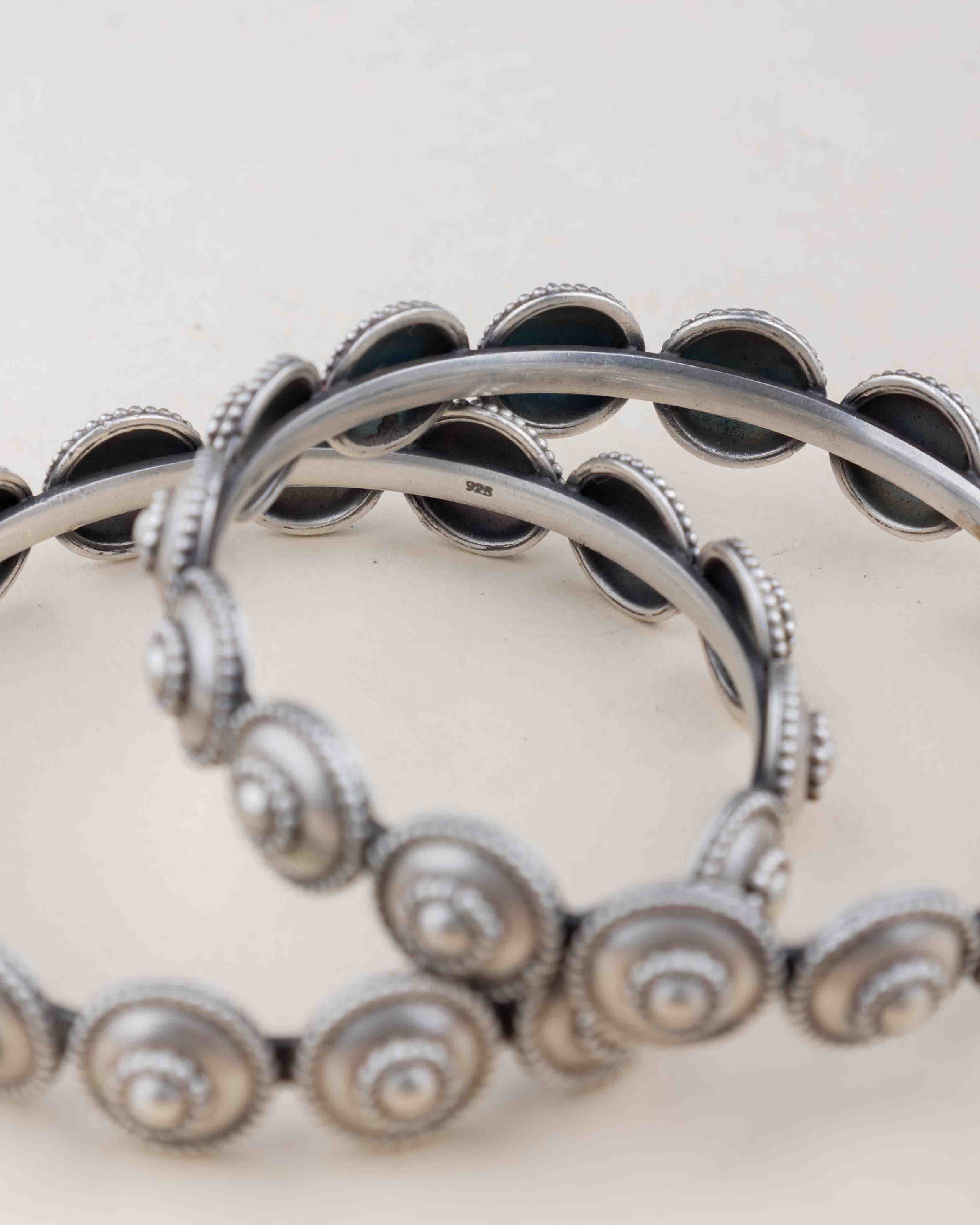 Moh Matte Tikdi Sadabahaar Bangle