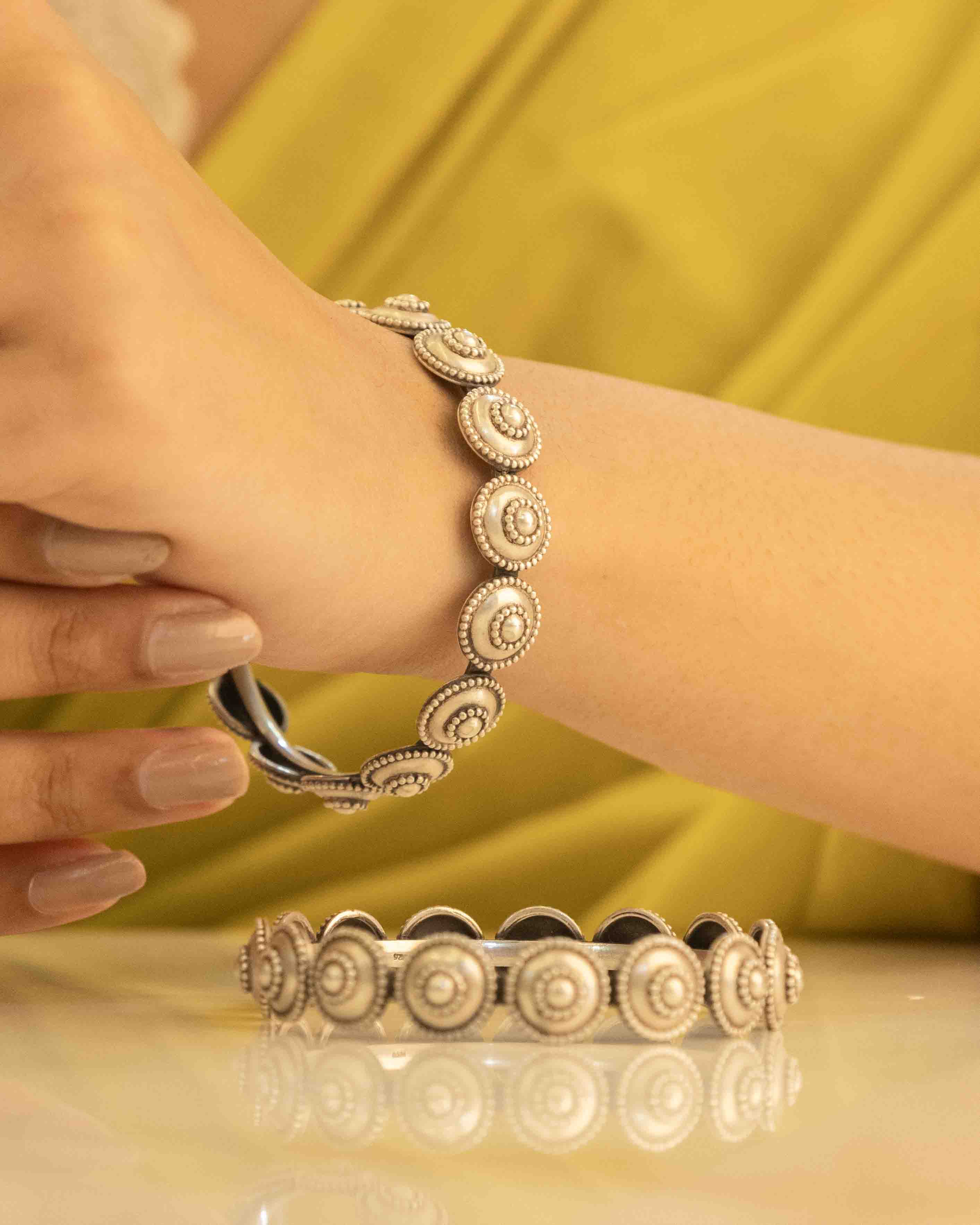 Moh Matte Tikdi Sadabahaar Bangle