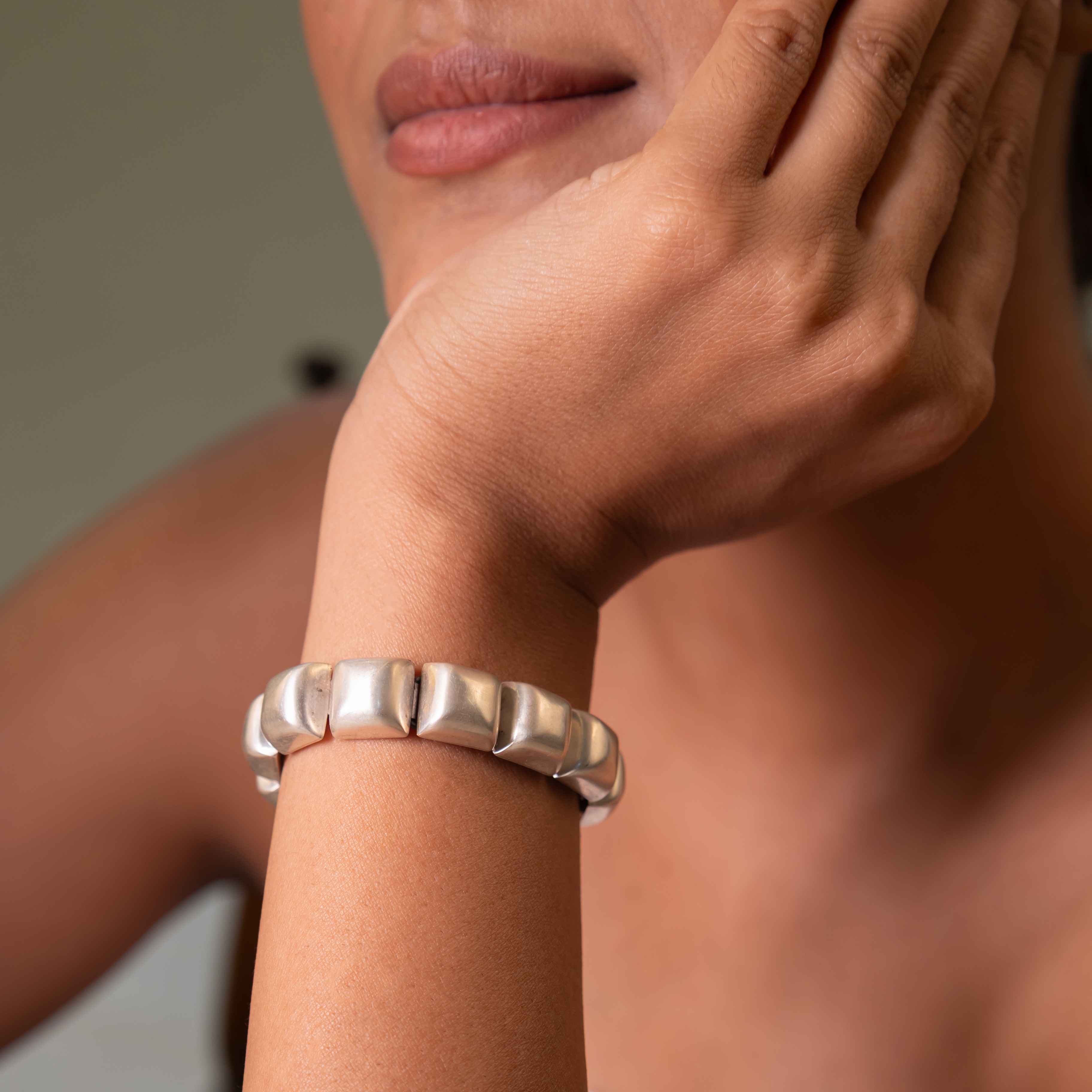 Moh Matte Tikdi Versatile Bracelet