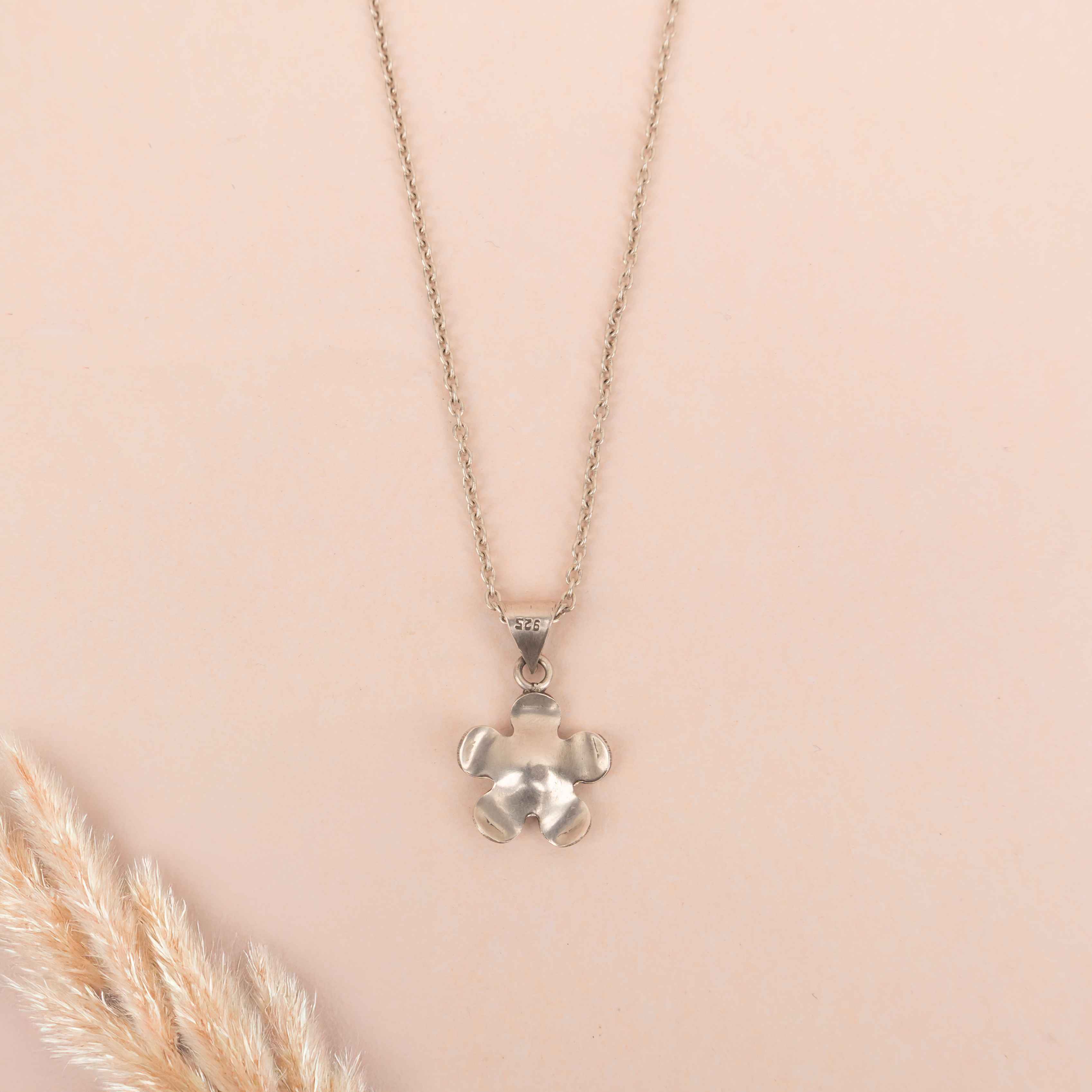 Moh Raani Stone Flower Necklace