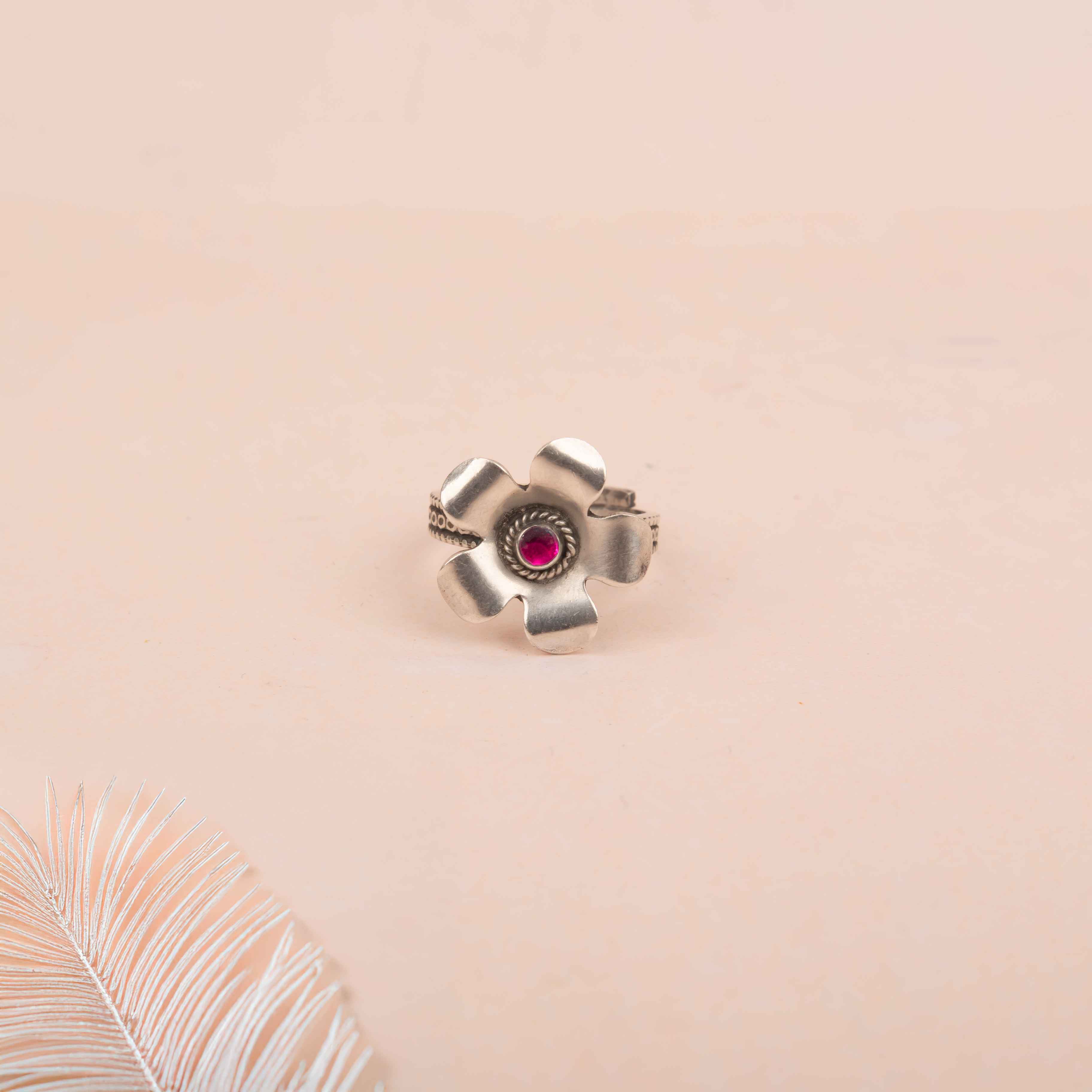 Moh Raani Stone Flower Ring