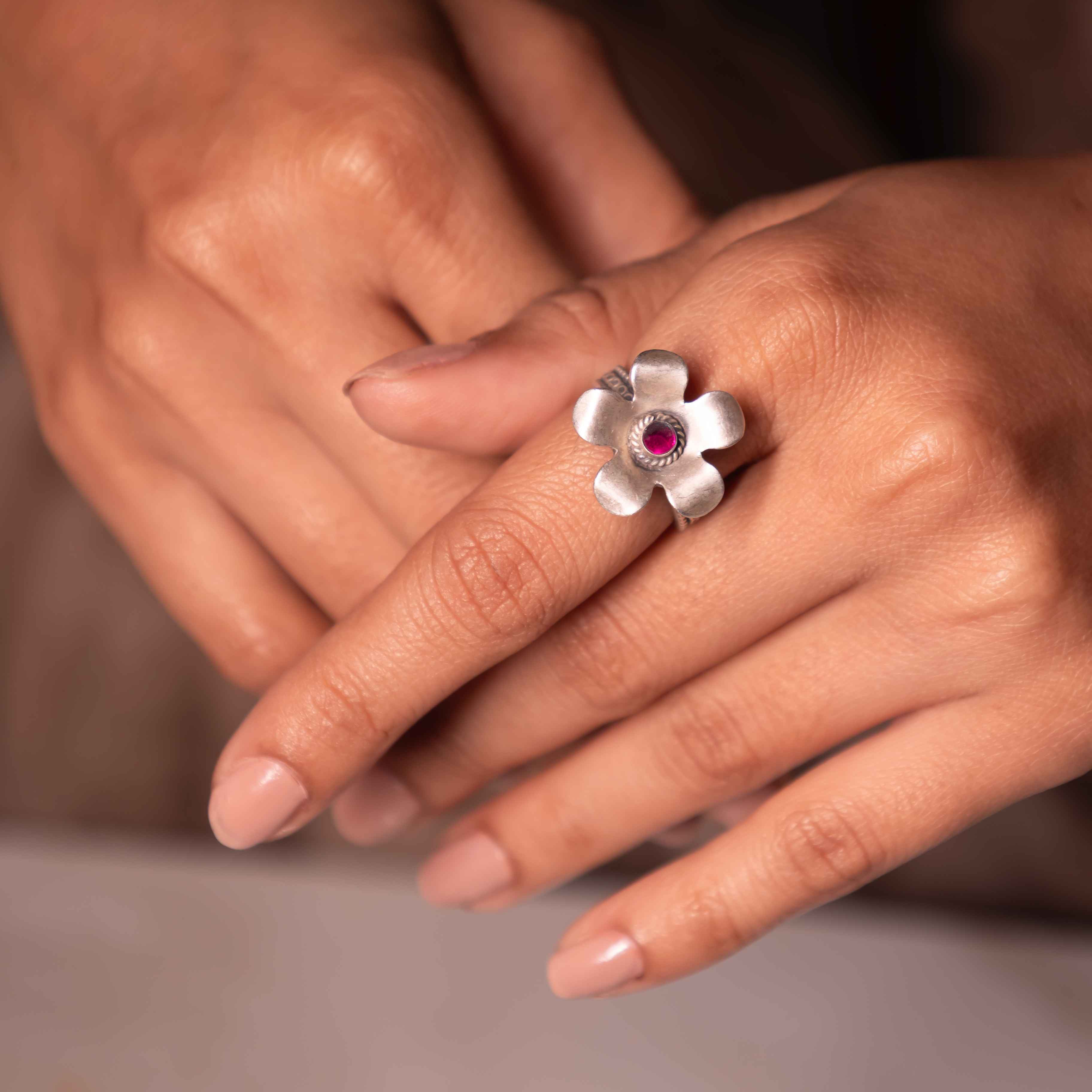 Moh Raani Stone Flower Ring
