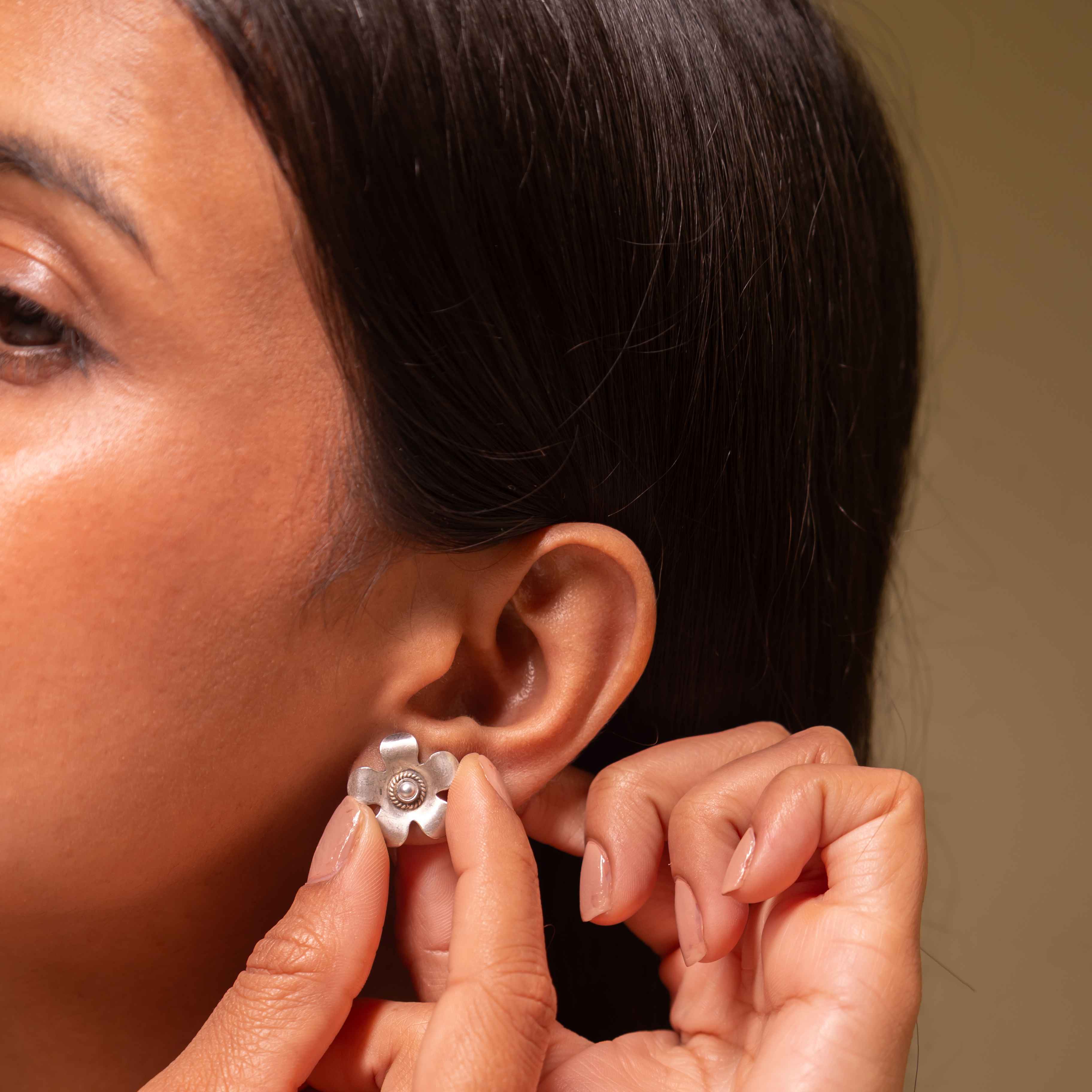 Moh Pearl Studded Flower Stud Earring