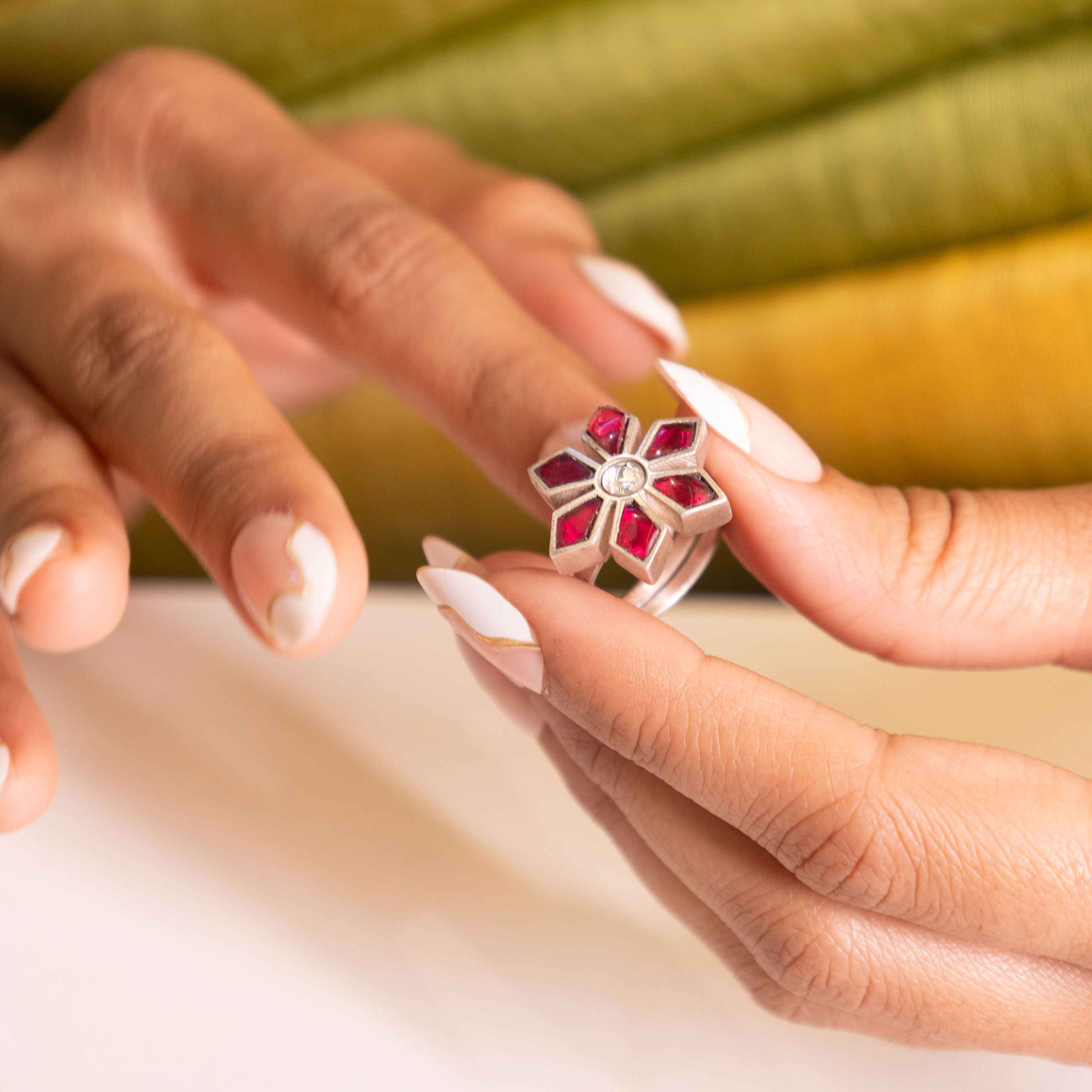 Moh Raani Kundan Phool Ring