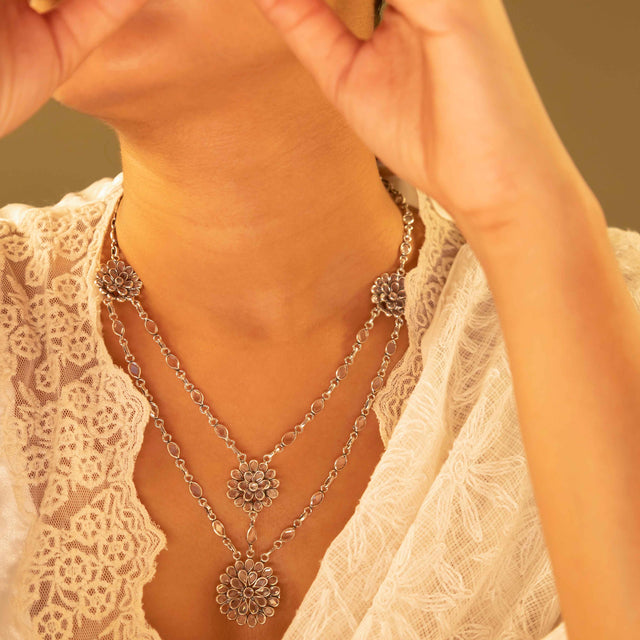 Moh Scintillating Flower Layered Necklace