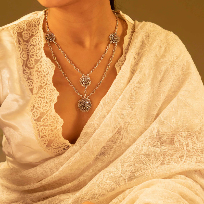 Moh Scintillating Flower Layered Necklace Set