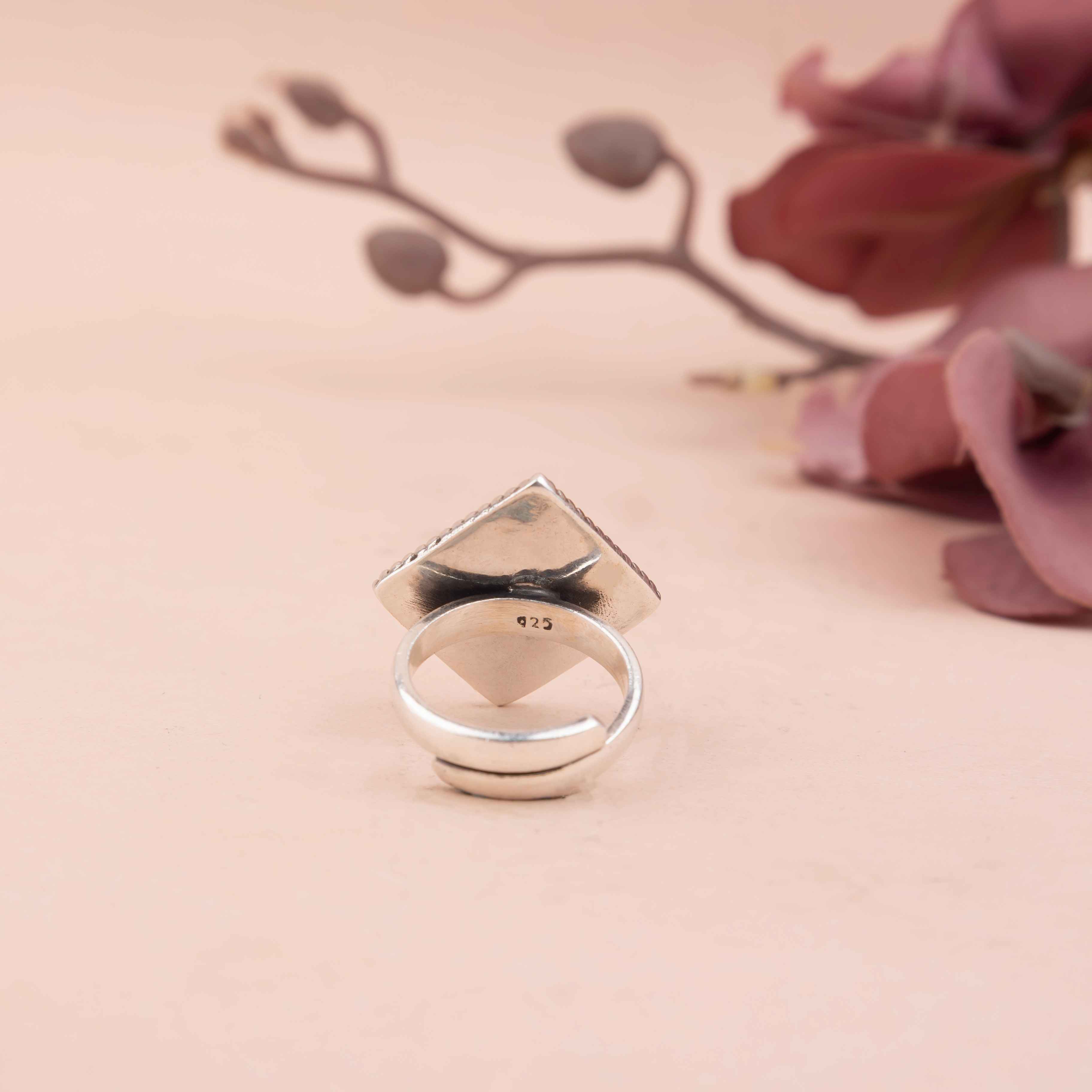 Moh Square Daana art Ring