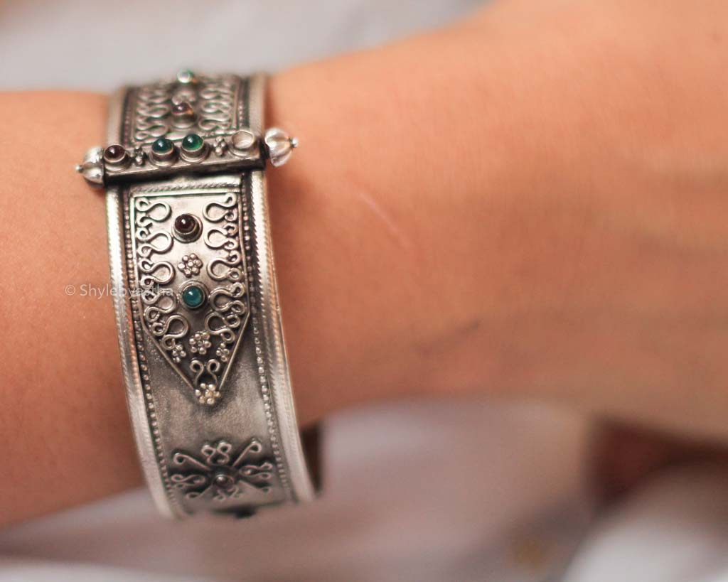 Tattva Embossed Jaipuri Art Kada