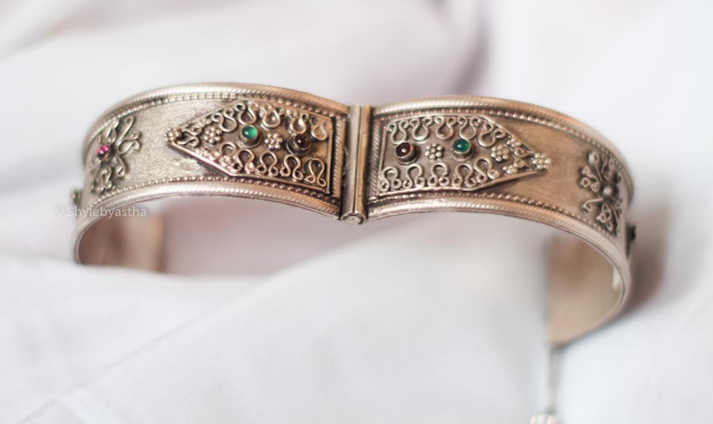 Tattva Embossed Jaipuri Art Kada