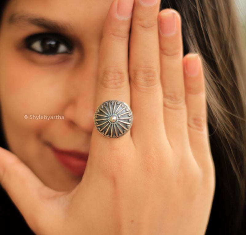 Moh Embossed Ring