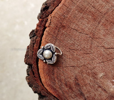 Adya Leaf Art Ball Nose Ring