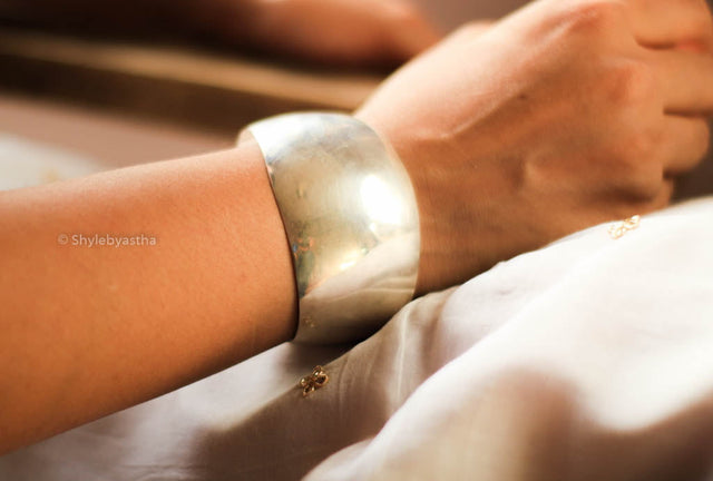 Essence Fine Kada