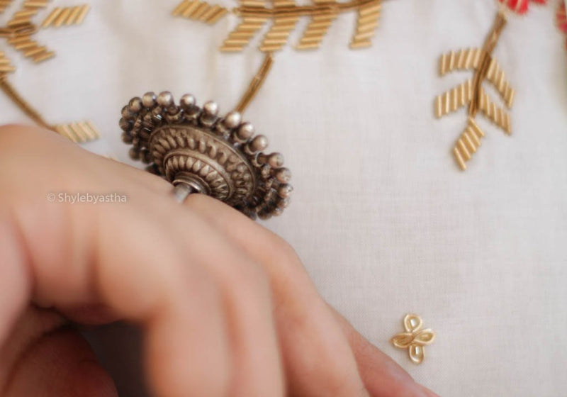 Moh Vintage Mirror Spiked Embossed Ring