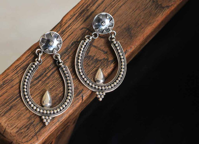 Essence Parabolic Quirky Earrings