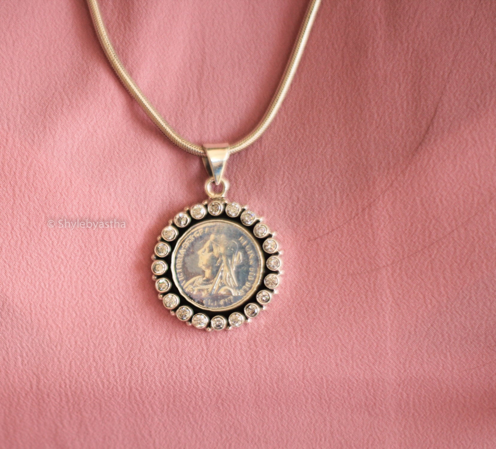 Essence Victorian Coin Necklace Set