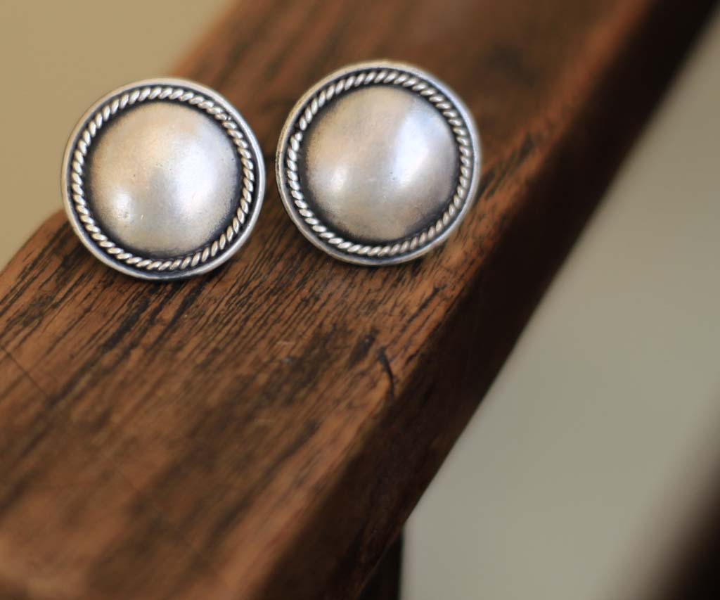 Adya Work Wear Basic Studs