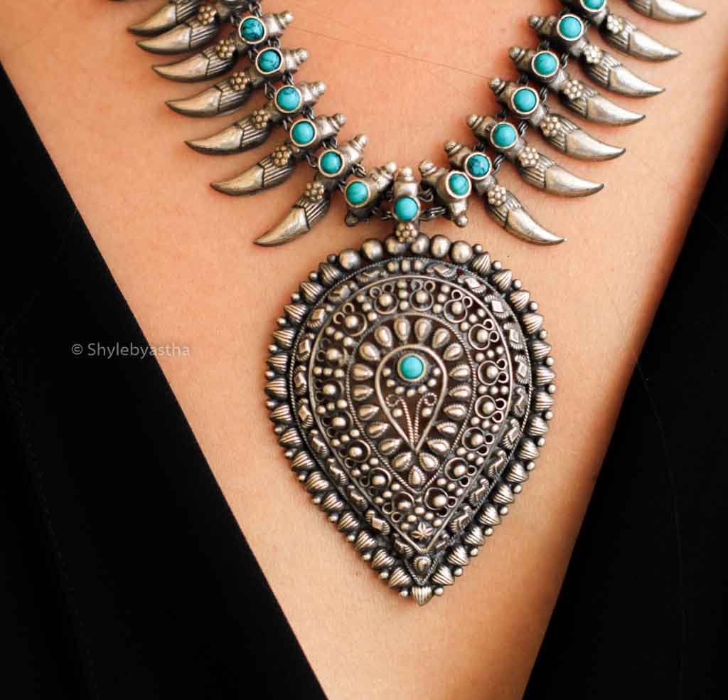 Mizoya Turquoise Spiked Necklace