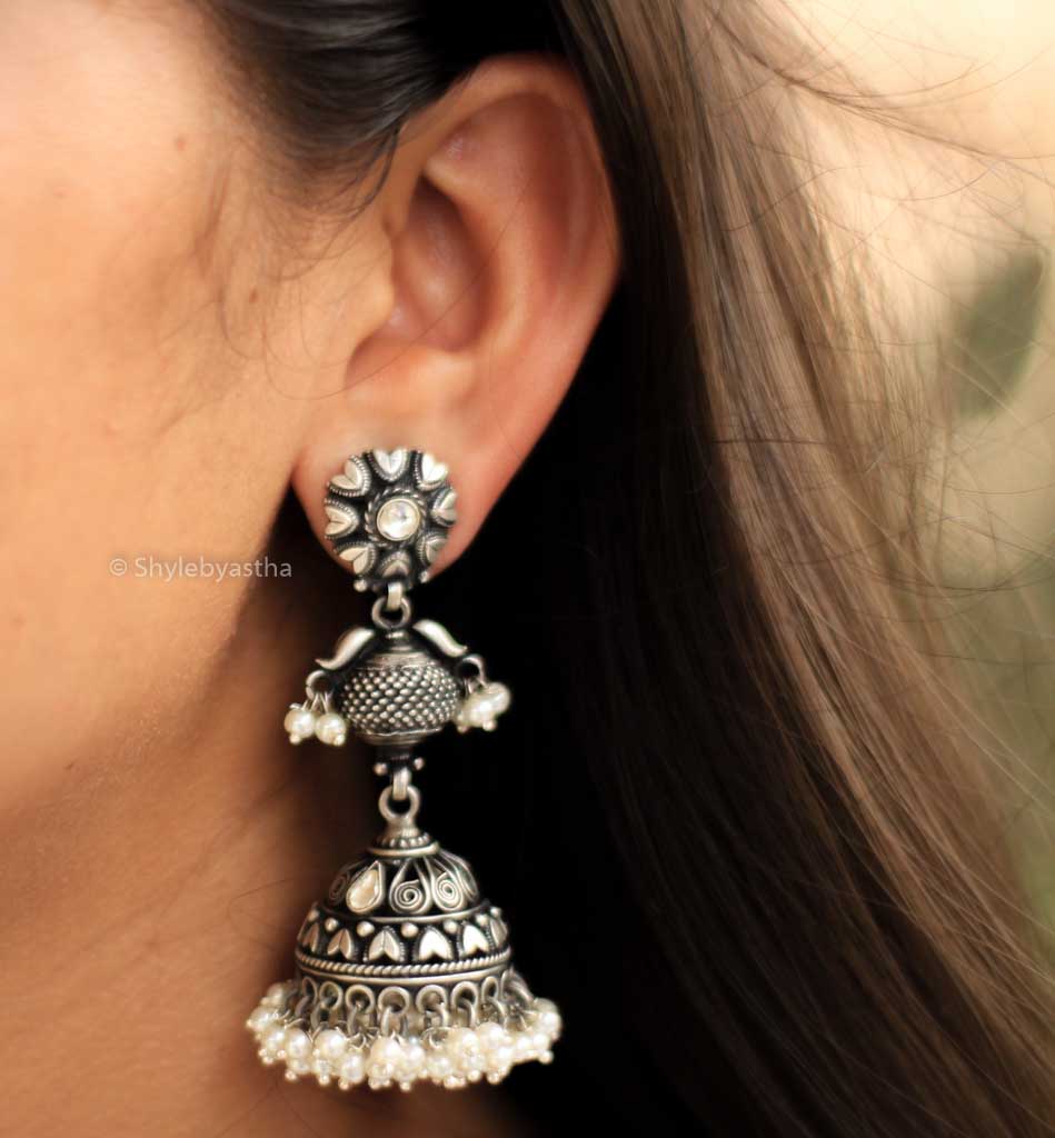 Dulari Finely Carved Embossed Jhumka