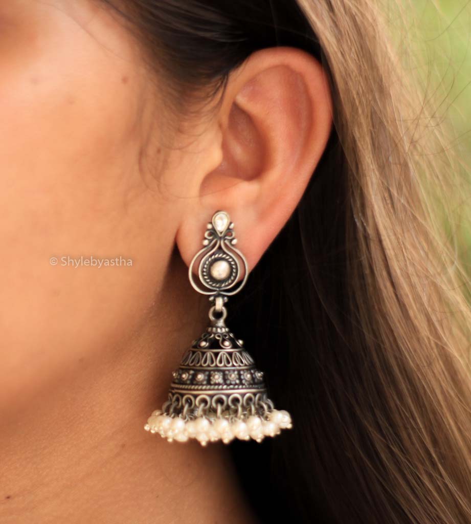 Dulari Finely Carved Embossed Jhumka